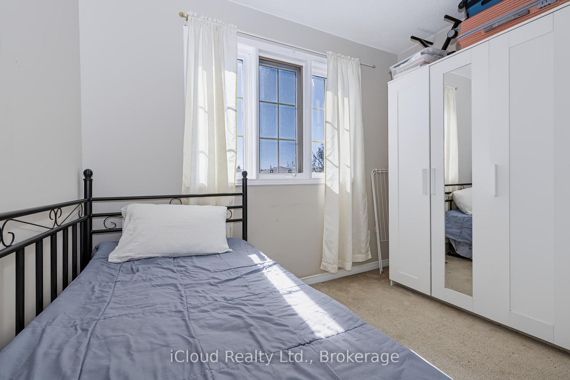 Photo 36 of 62 Castlehill Crescent, Brampton, Northwood Park — HOMEH