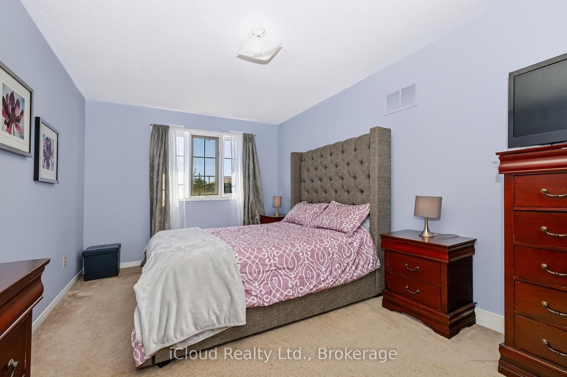 Photo 38 of 62 Castlehill Crescent, Brampton, Northwood Park — HOMEH