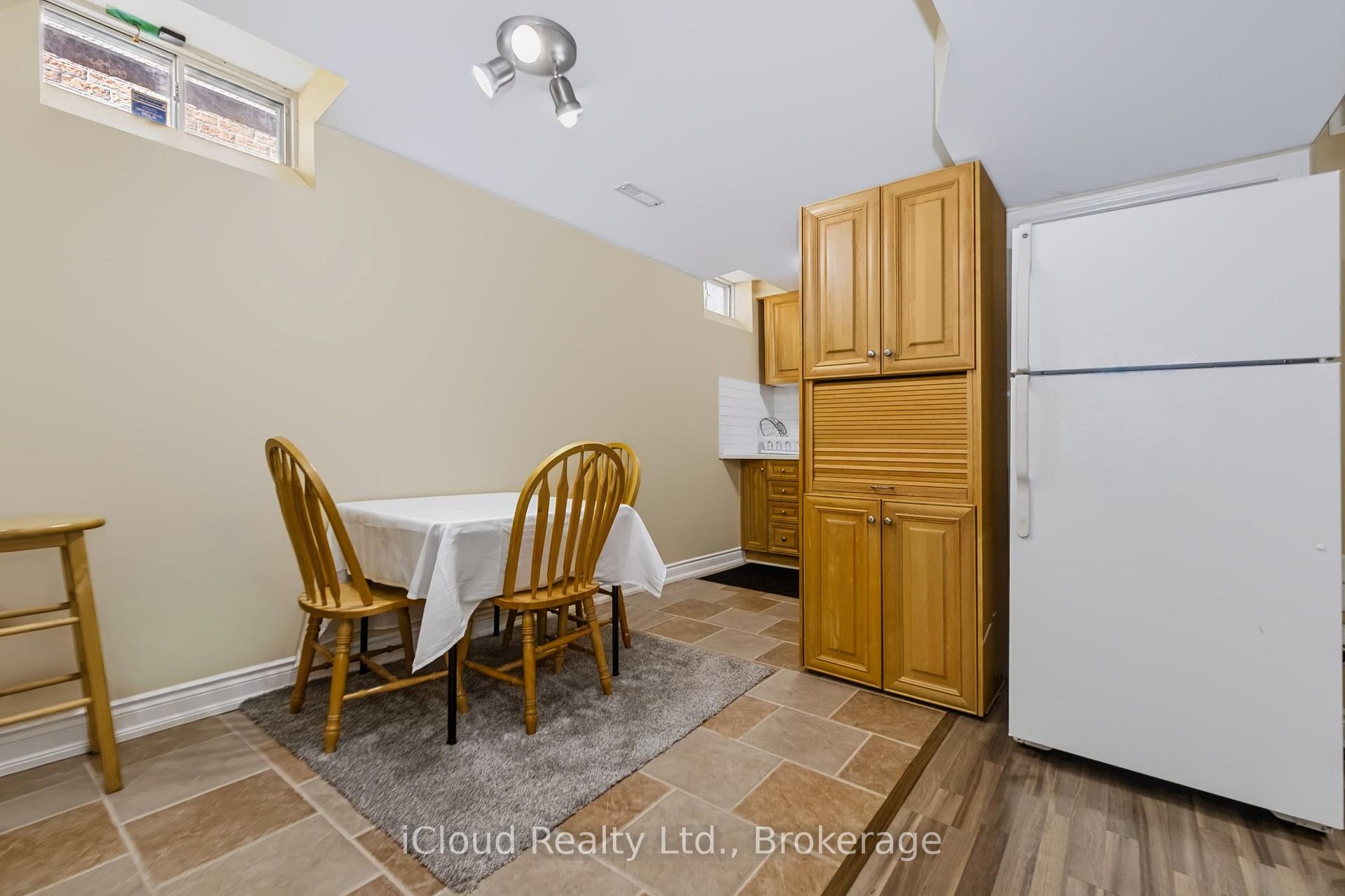 Photo 40 of 62 Castlehill Crescent, Brampton, Northwood Park — HOMEH