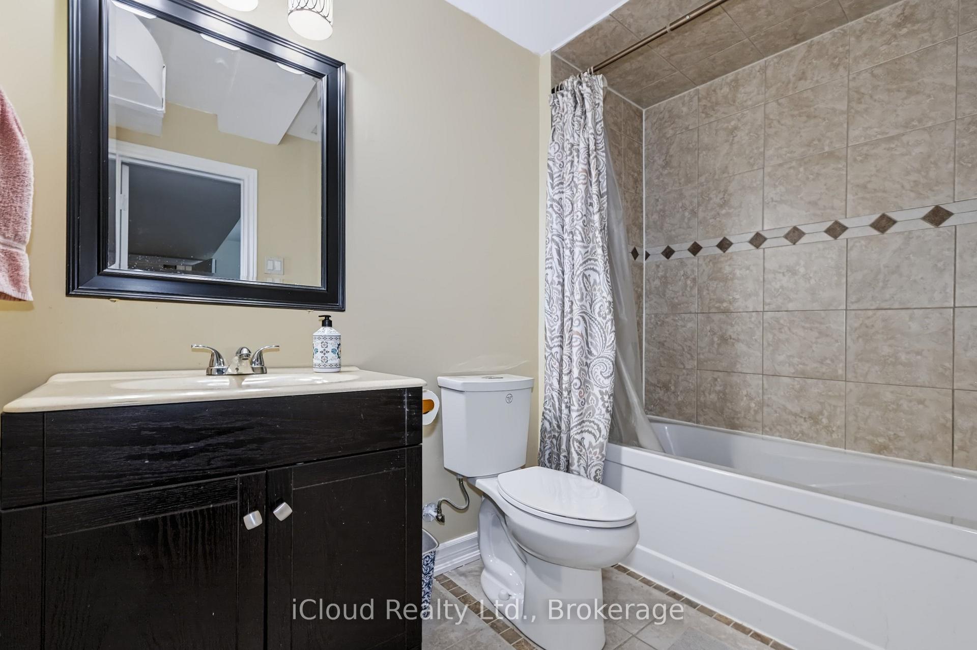 Photo 50 of 62 Castlehill Crescent, Brampton, Northwood Park — HOMEH