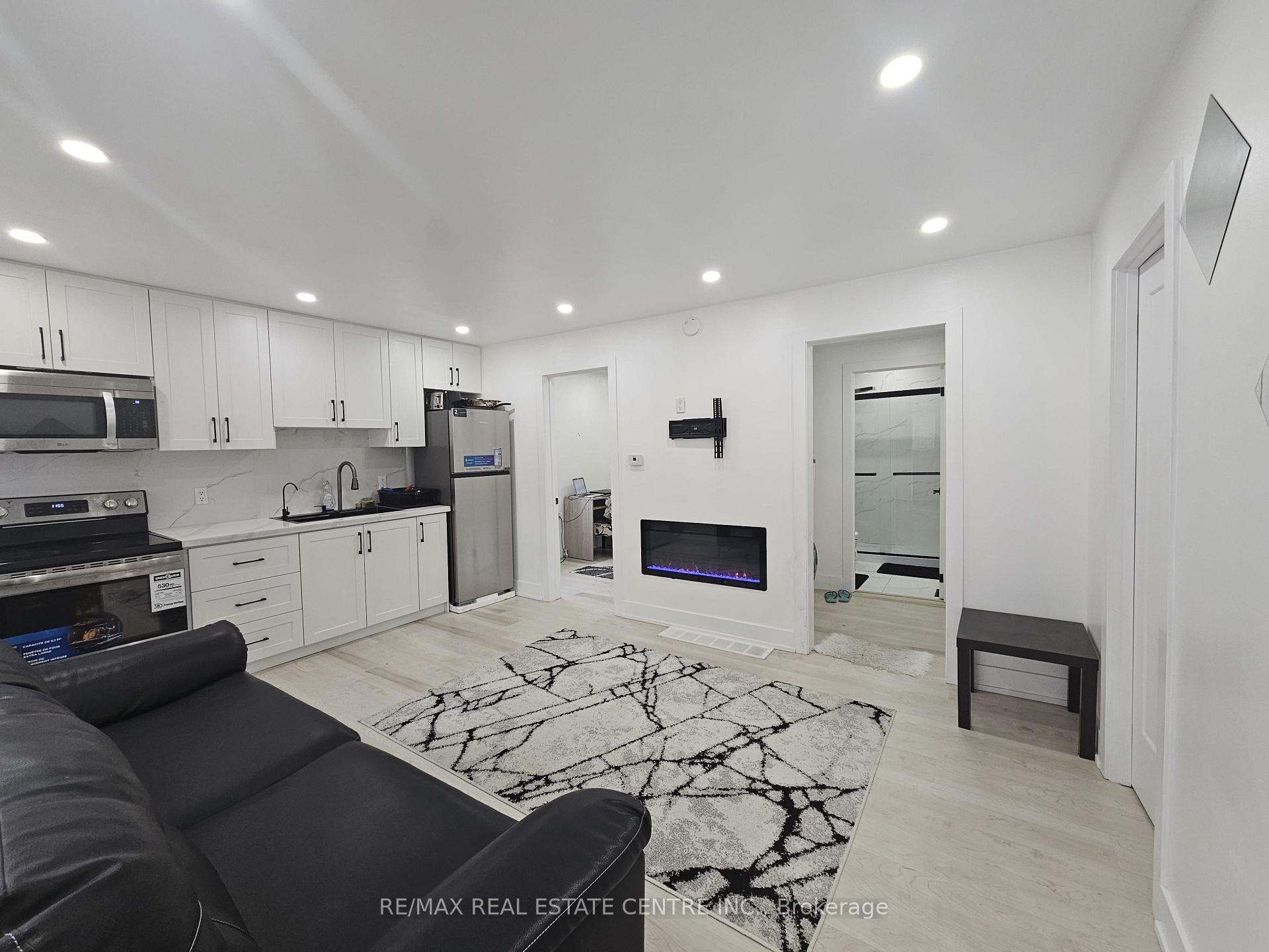 Photo 3 of 352 Weir Street N, Hamilton, Homeside — HOMEH