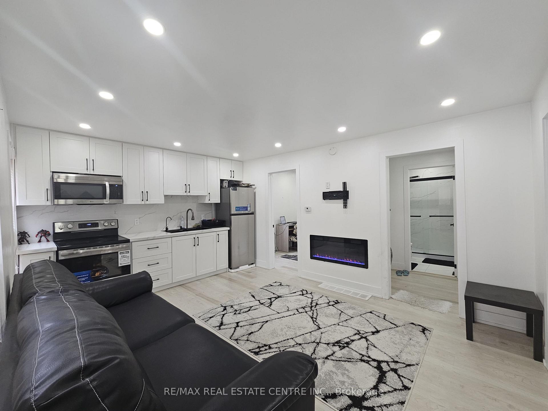 Photo 4 of 352 Weir Street N, Hamilton, Homeside — HOMEH