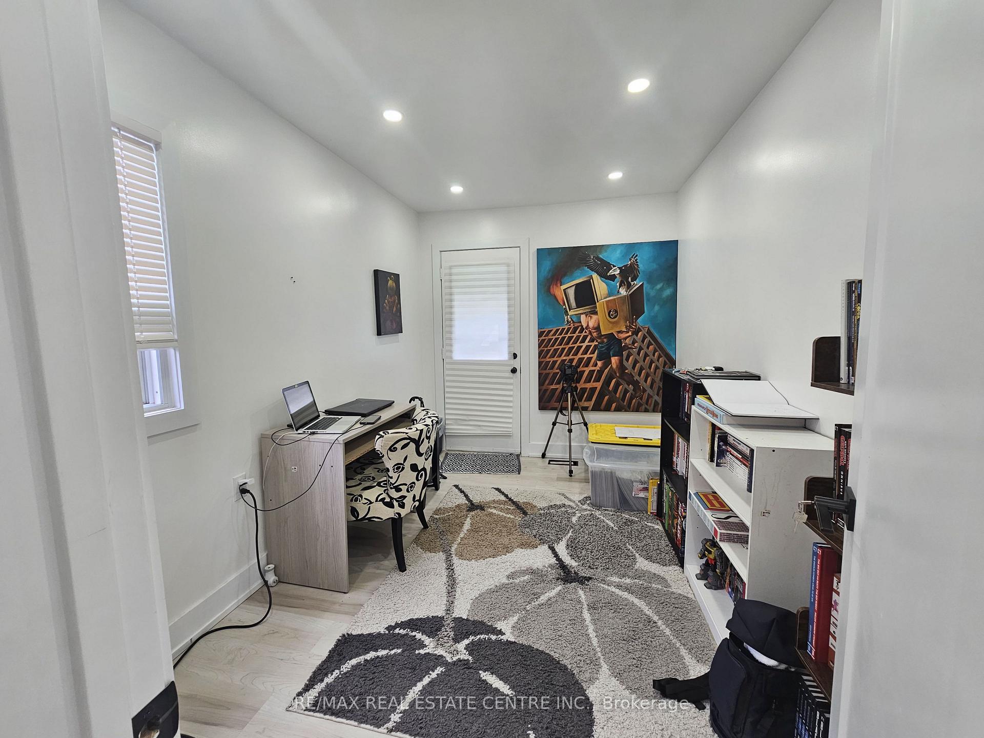 Photo 5 of 352 Weir Street N, Hamilton, Homeside — HOMEH