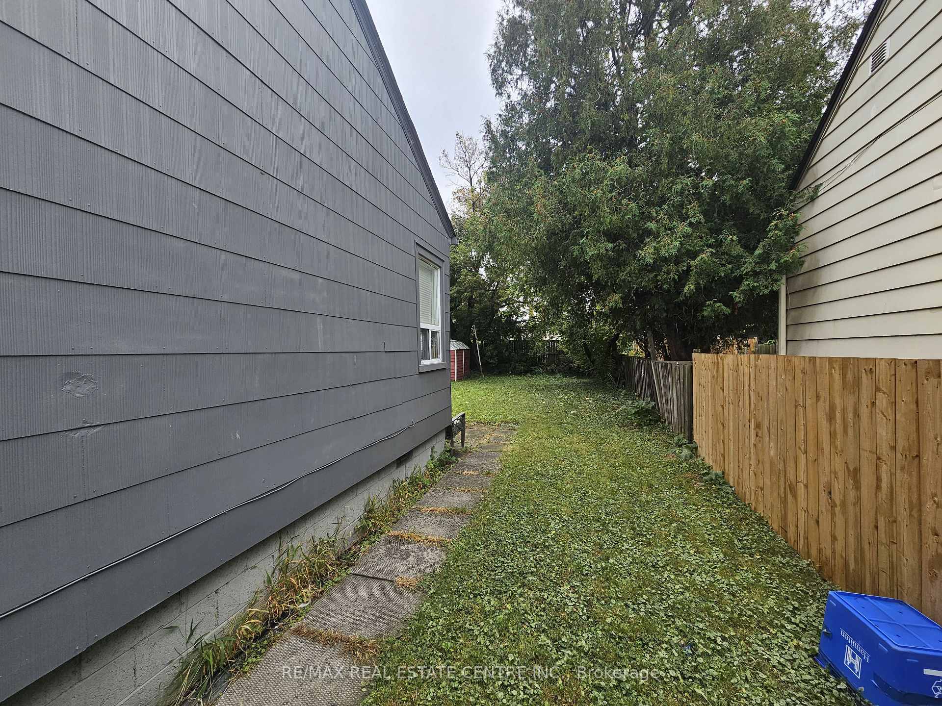 Photo 12 of 352 Weir Street N, Hamilton, Homeside — HOMEH