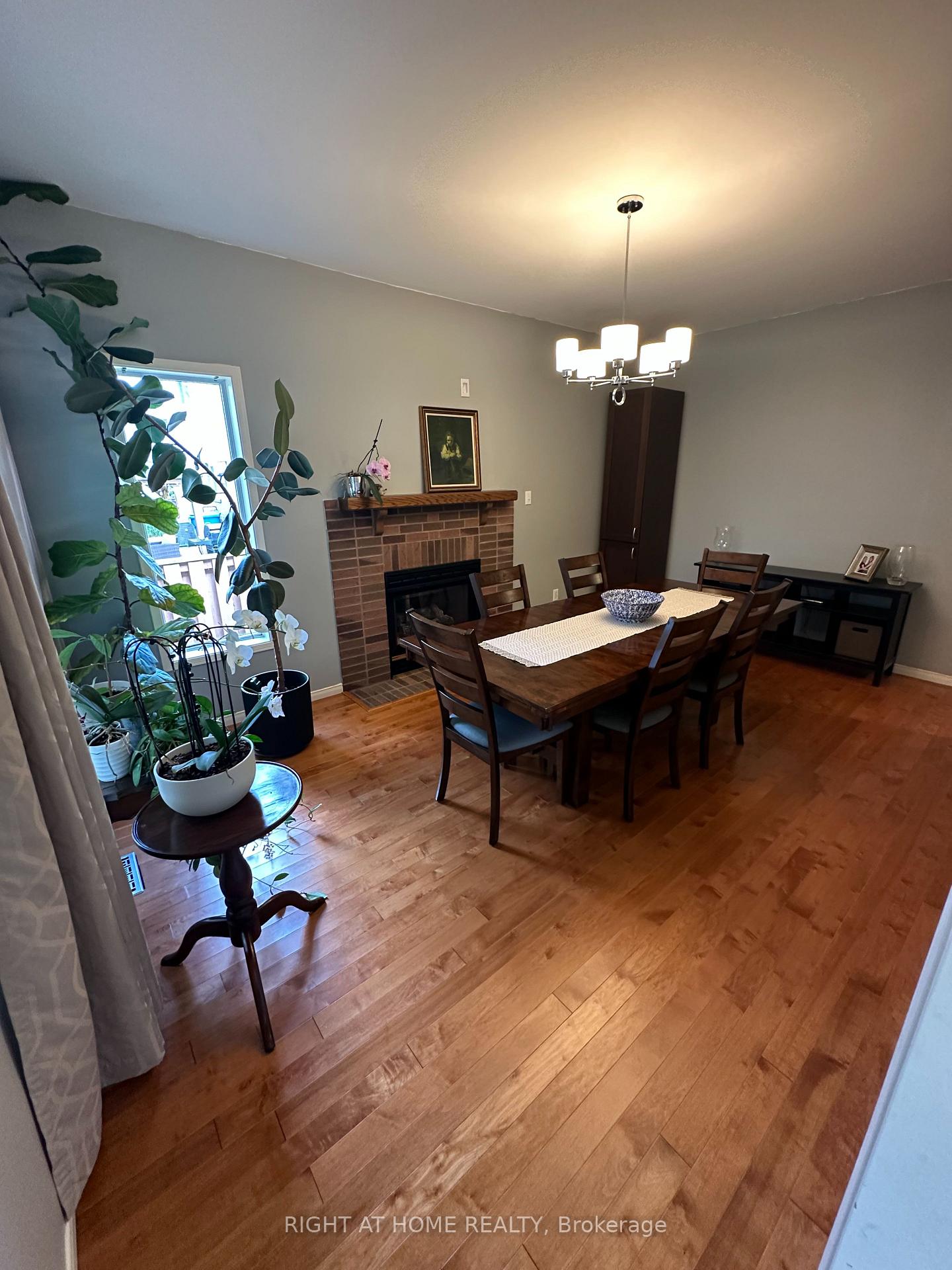 Photo 8 of 4369 Goldenwood Drive, Windsor — HOMEH