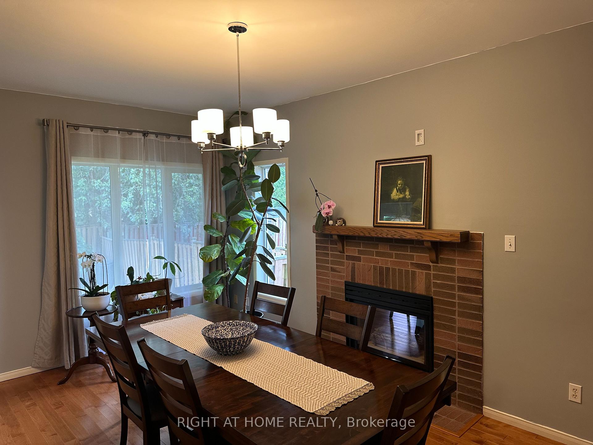 Photo 9 of 4369 Goldenwood Drive, Windsor — HOMEH