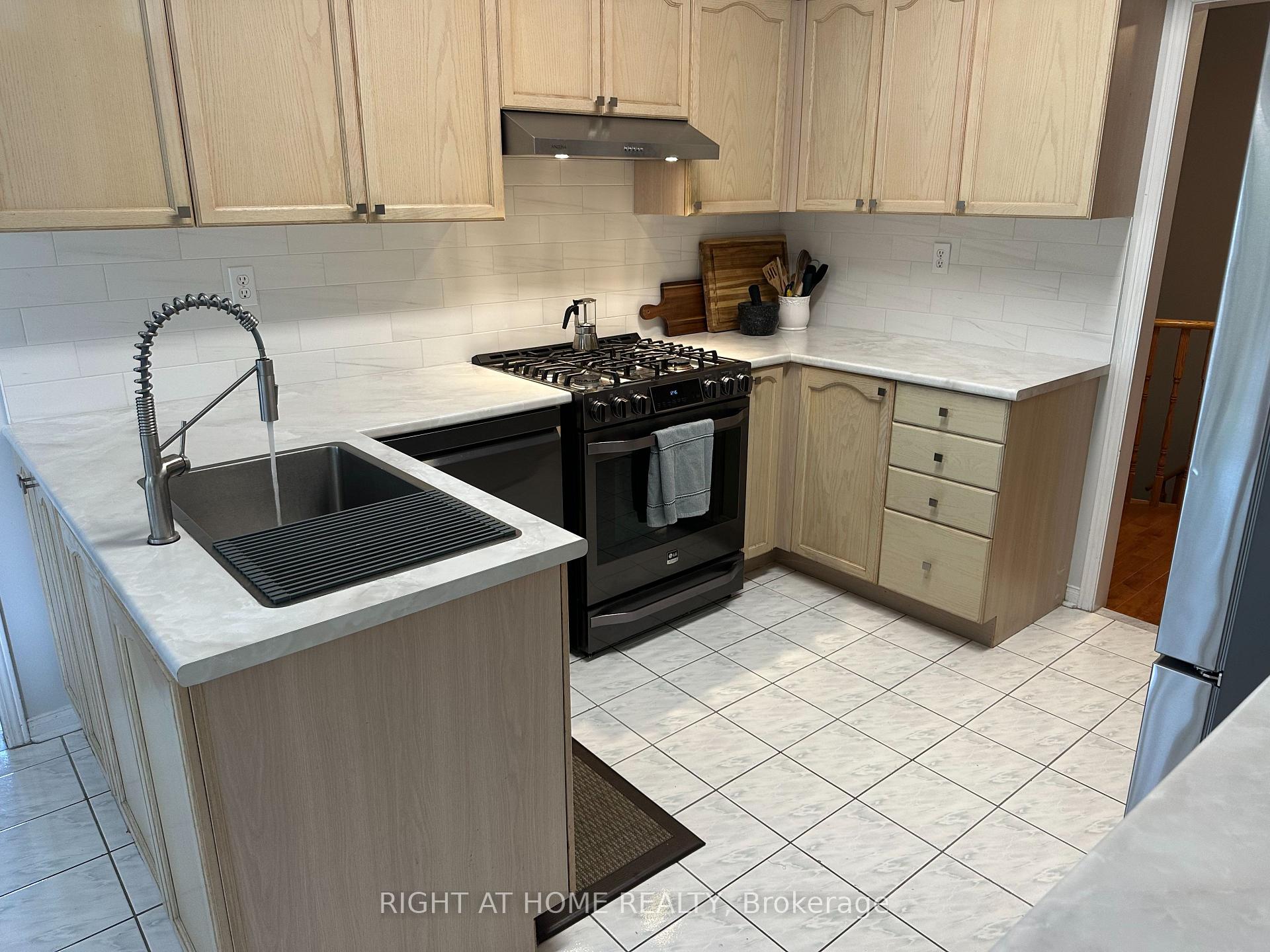 Photo 11 of 4369 Goldenwood Drive, Windsor — HOMEH