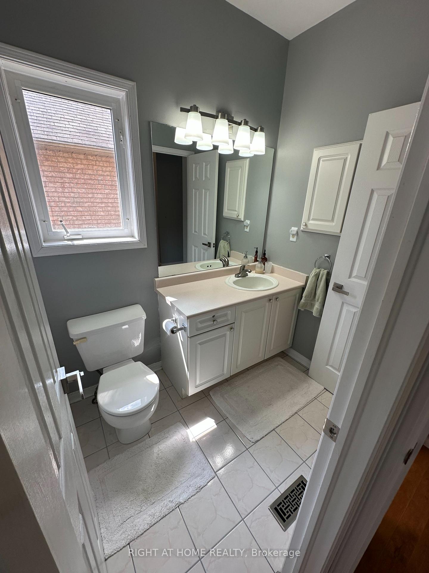 Photo 16 of 4369 Goldenwood Drive, Windsor — HOMEH