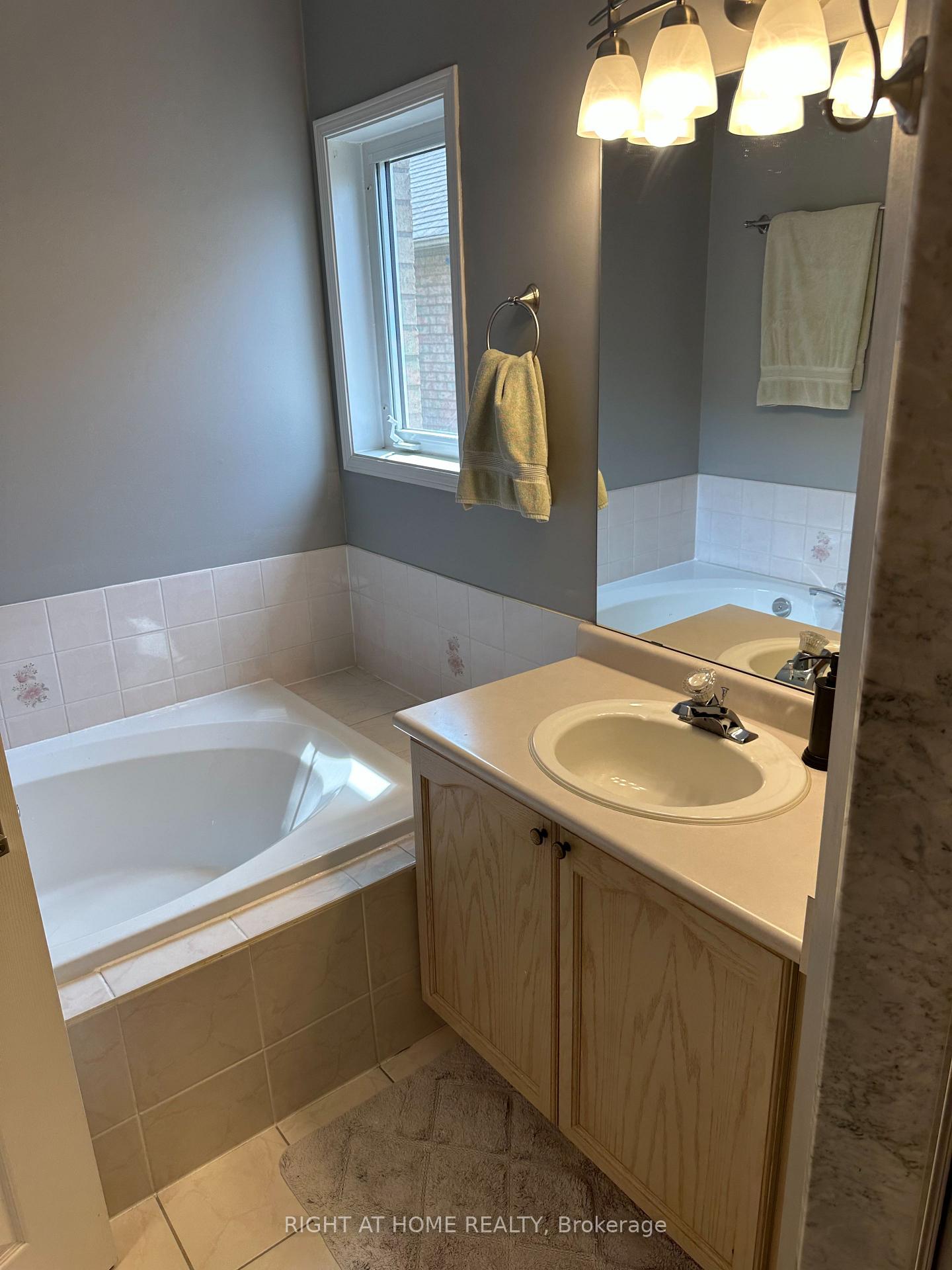 Photo 17 of 4369 Goldenwood Drive, Windsor — HOMEH