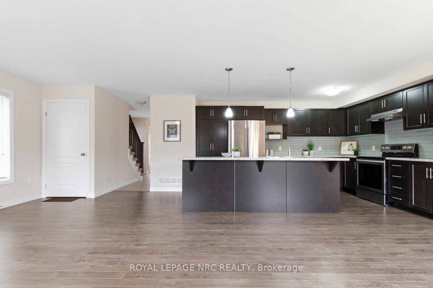 Photo 7 of 68 Abbott Place, Pelham, Fonthill — HOMEH