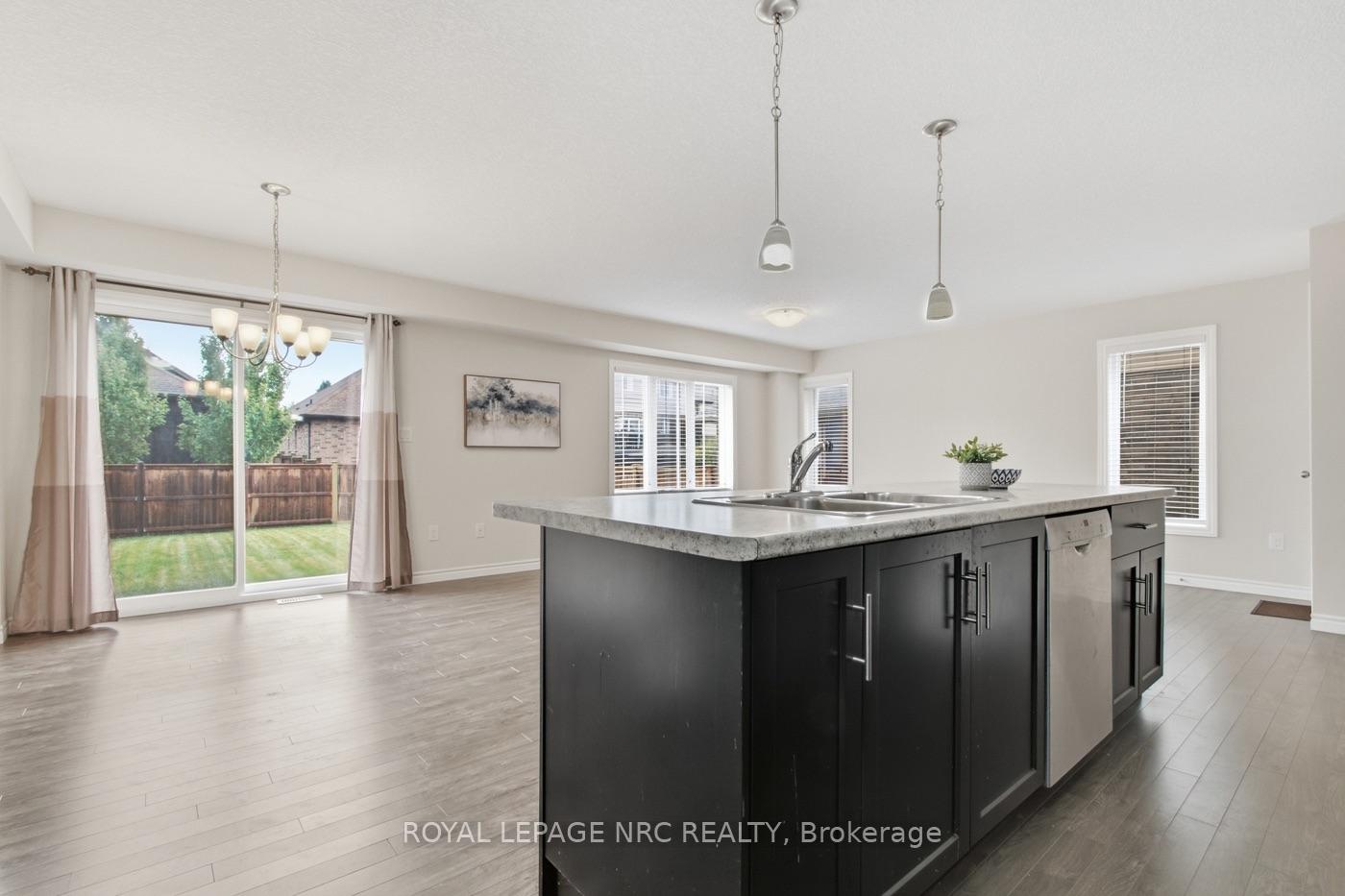 Photo 11 of 68 Abbott Place, Pelham, Fonthill — HOMEH