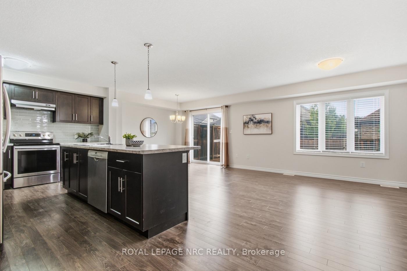 Photo 13 of 68 Abbott Place, Pelham, Fonthill — HOMEH