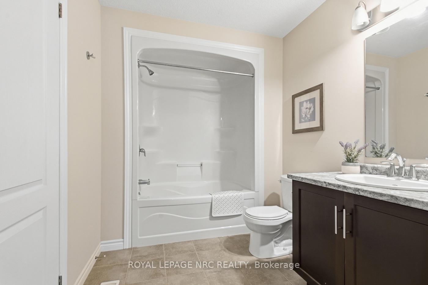 Photo 37 of 68 Abbott Place, Pelham, Fonthill — HOMEH