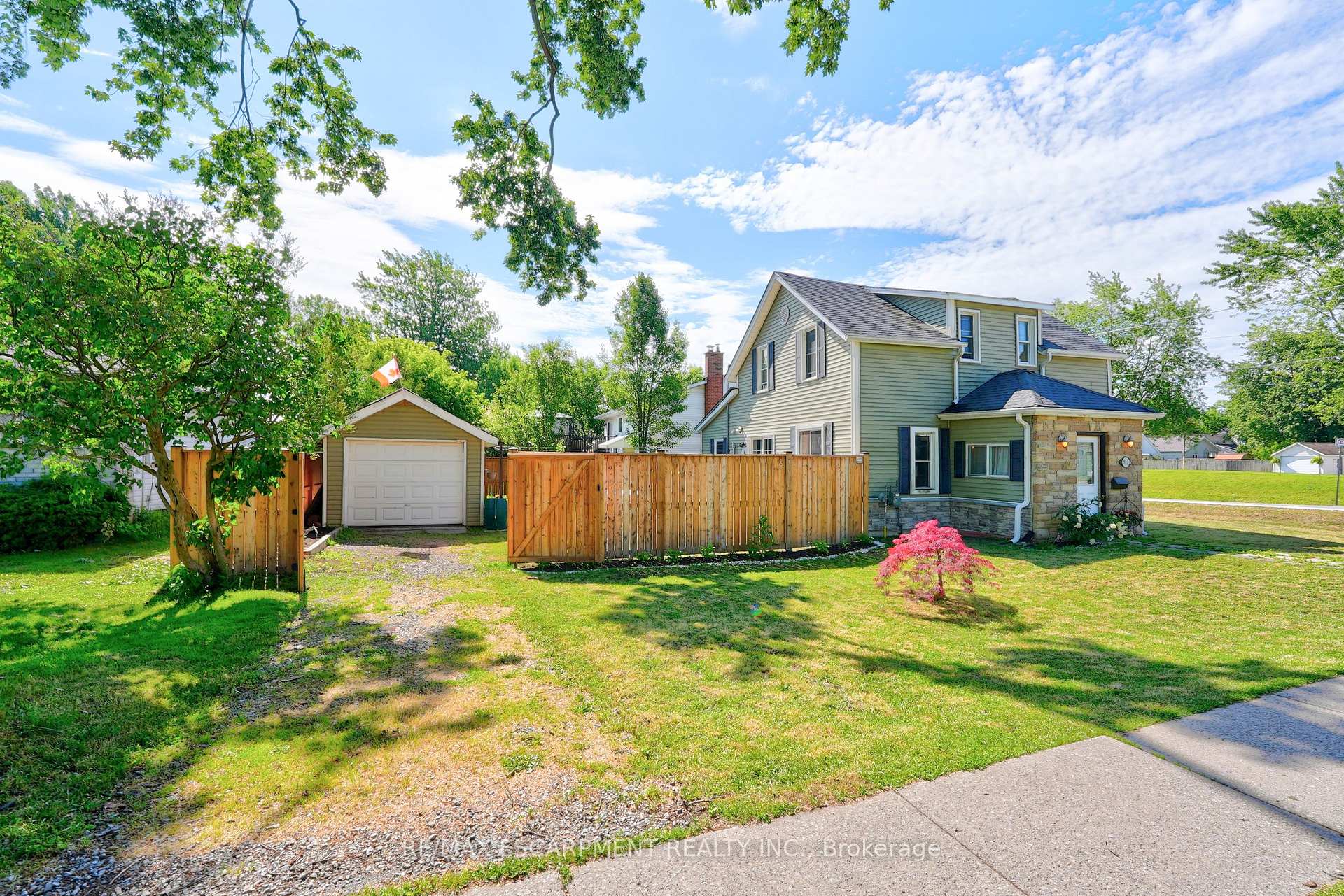 Photo 3 of 503 John Street, Haldimand, Dunnville — HOMEH