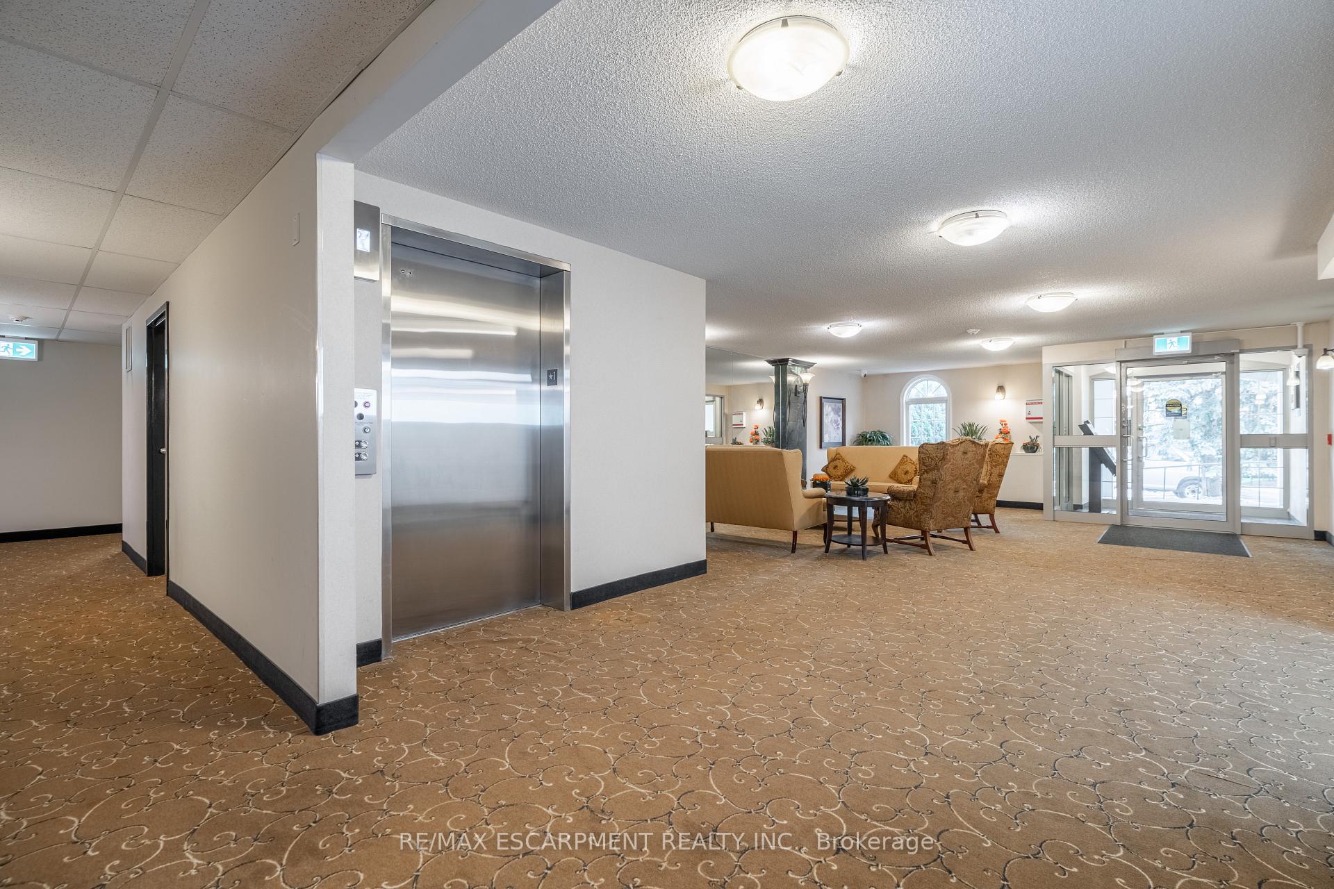 Photo 2 of Unit 306, 970 Golf Links Road, Hamilton, Meadowlands — HOMEH