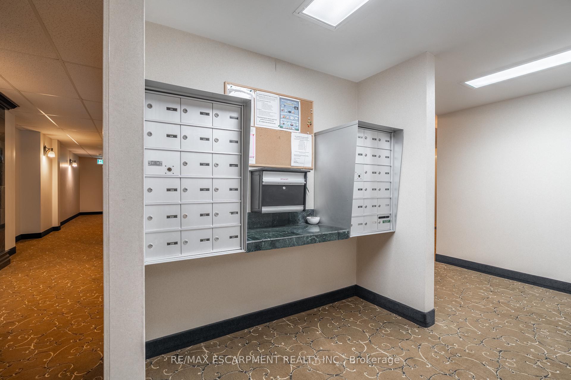 Photo 3 of Unit 306, 970 Golf Links Road, Hamilton, Meadowlands — HOMEH