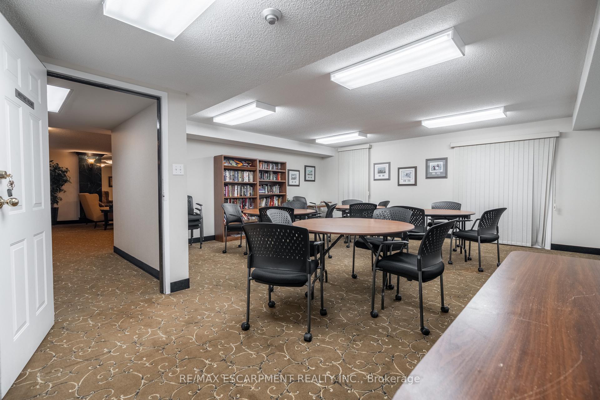 Photo 4 of Unit 306, 970 Golf Links Road, Hamilton, Meadowlands — HOMEH