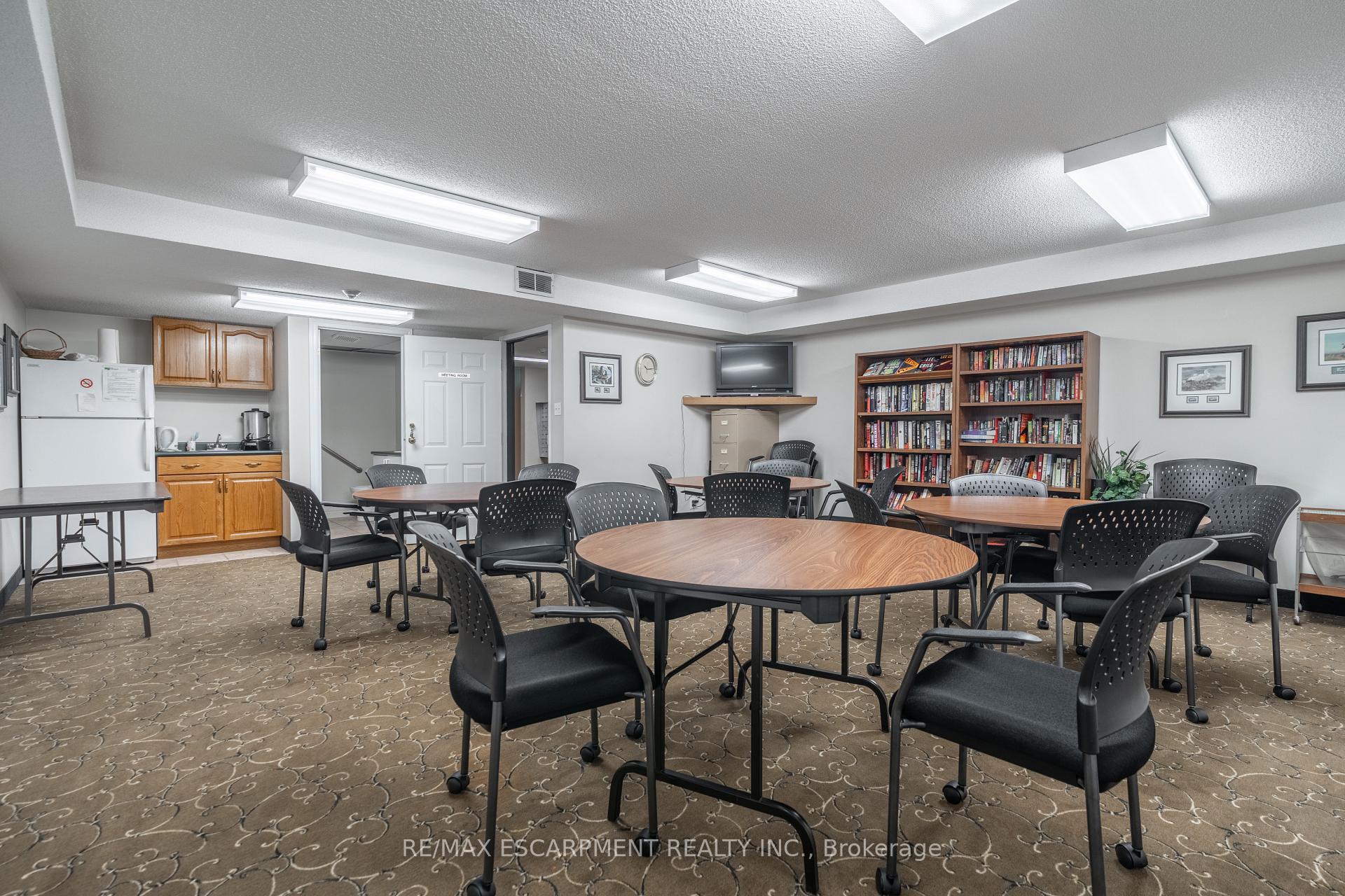 Photo 5 of Unit 306, 970 Golf Links Road, Hamilton, Meadowlands — HOMEH