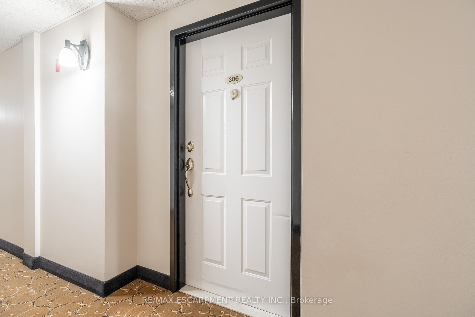 Photo 8 of Unit 306, 970 Golf Links Road, Hamilton, Meadowlands — HOMEH