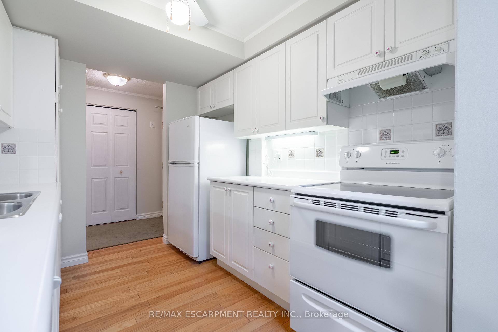 Photo 16 of Unit 306, 970 Golf Links Road, Hamilton, Meadowlands — HOMEH