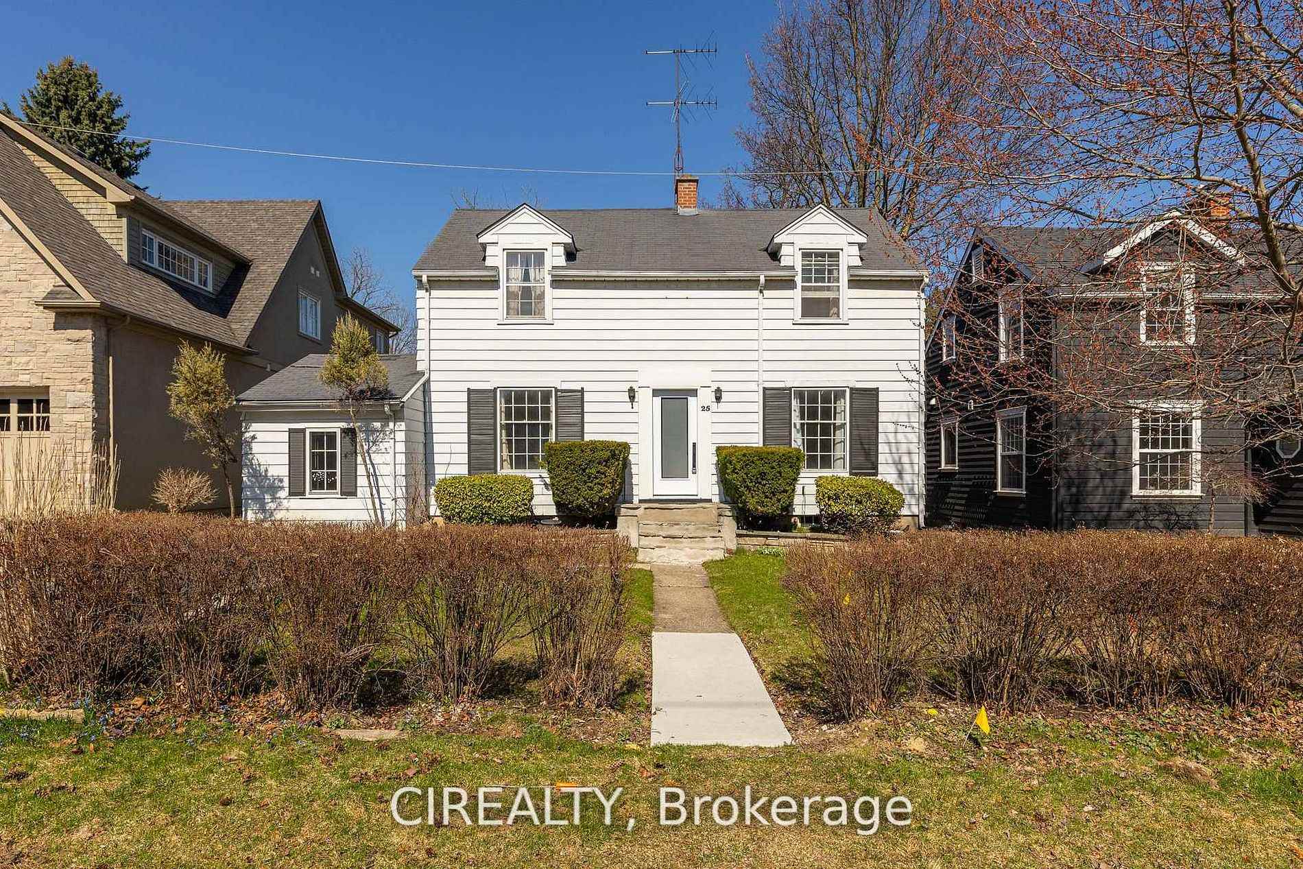Photo 2 of 25 Howard Avenue, Oakville, Old Oakville — HOMEH