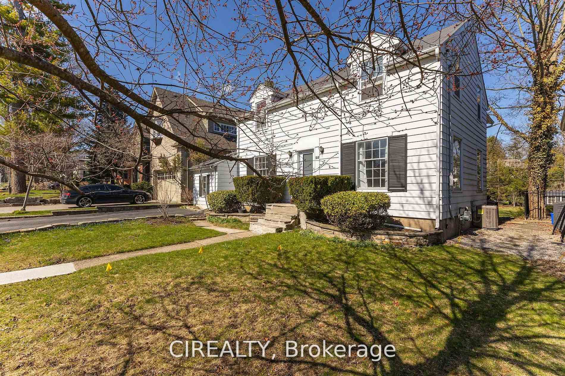 Photo 3 of 25 Howard Avenue, Oakville, Old Oakville — HOMEH