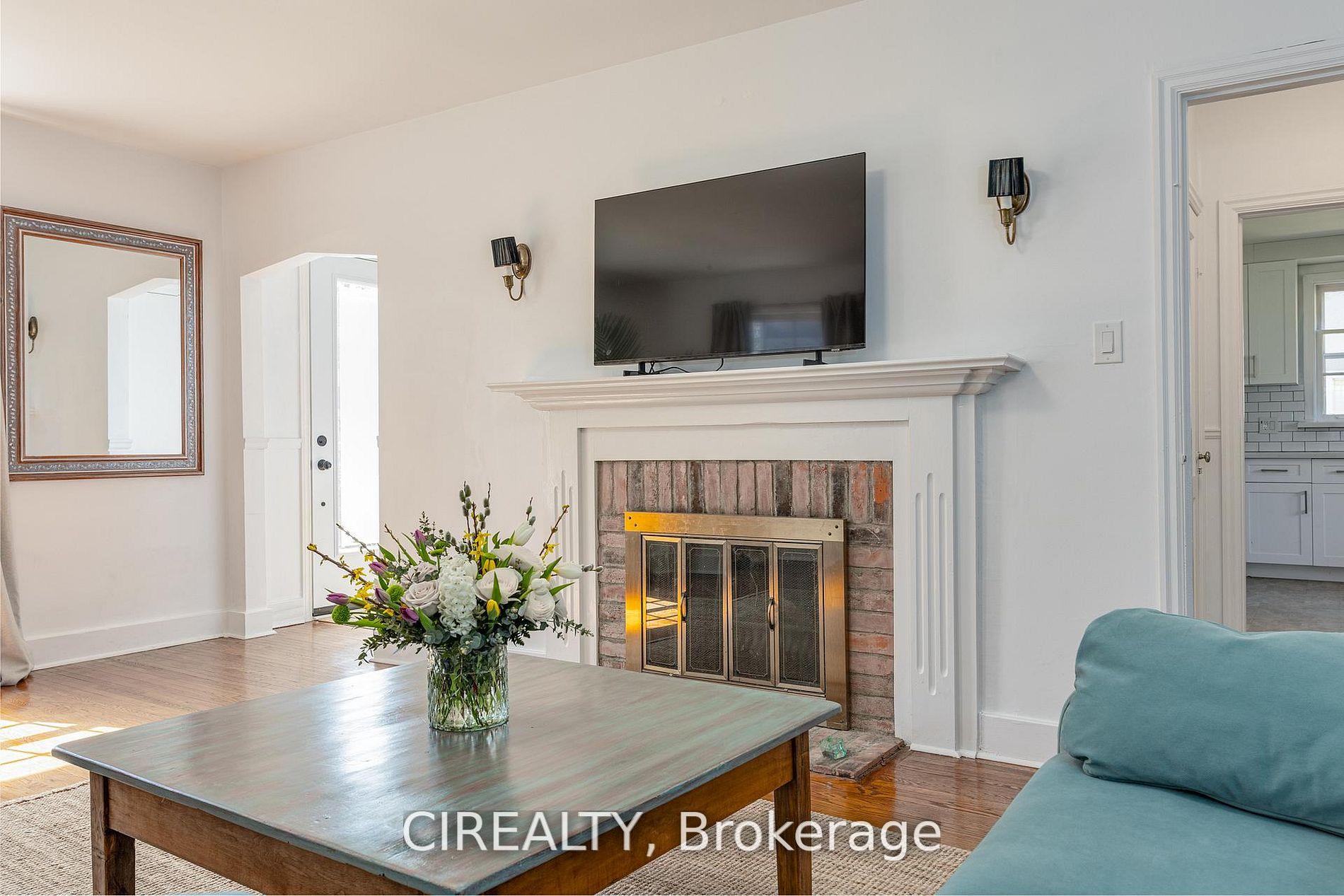 Photo 9 of 25 Howard Avenue, Oakville, Old Oakville — HOMEH