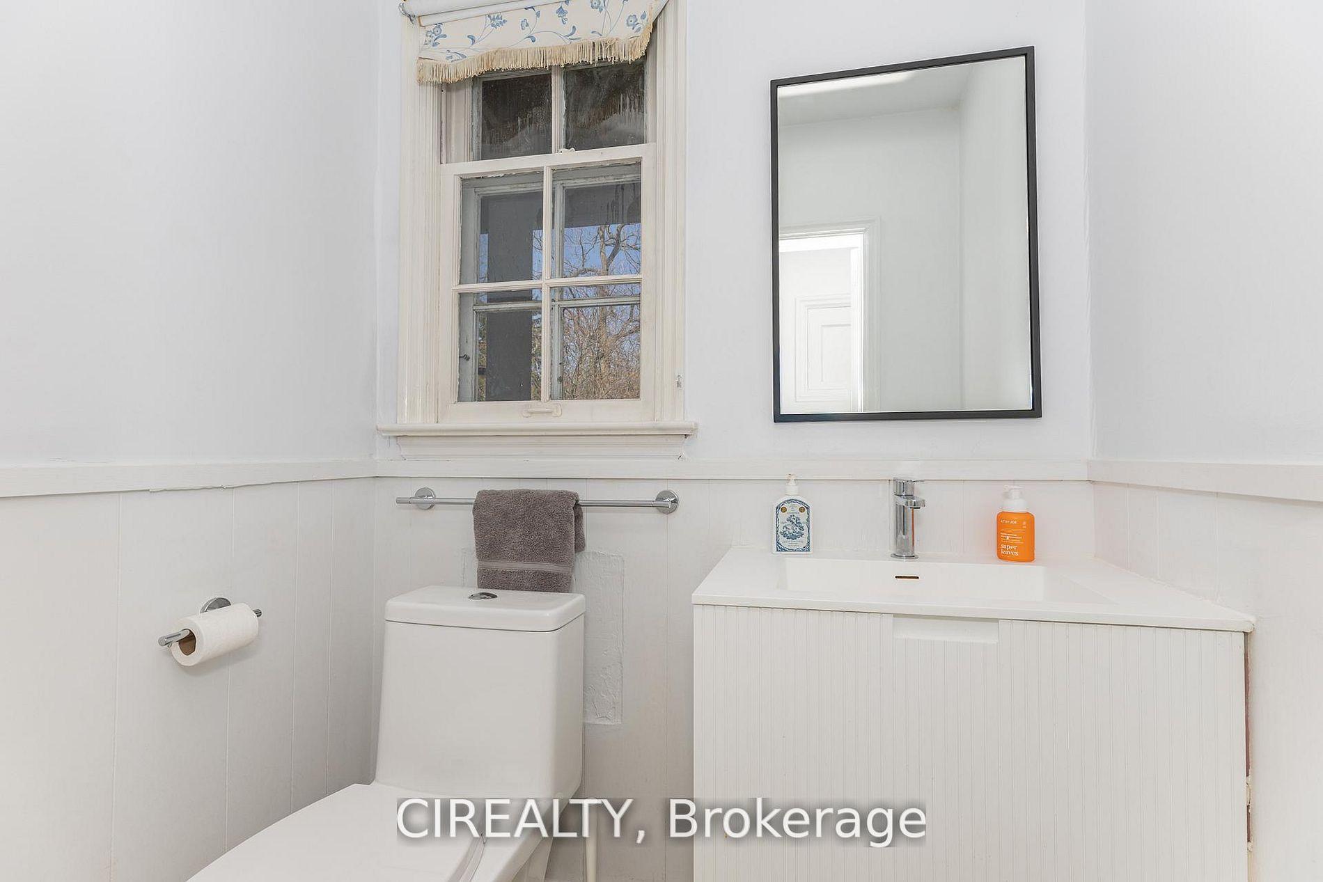 Photo 17 of 25 Howard Avenue, Oakville, Old Oakville — HOMEH