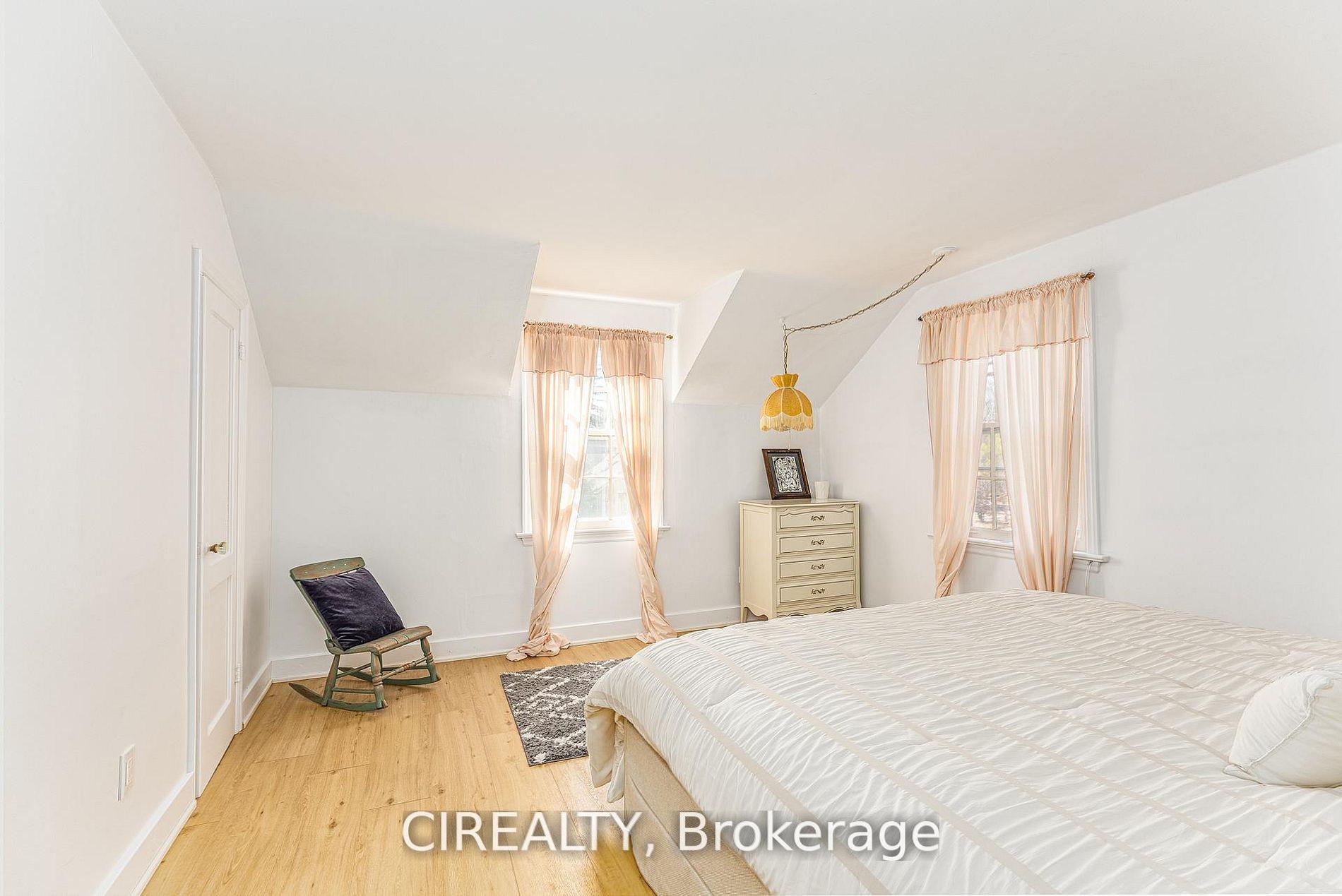 Photo 20 of 25 Howard Avenue, Oakville, Old Oakville — HOMEH