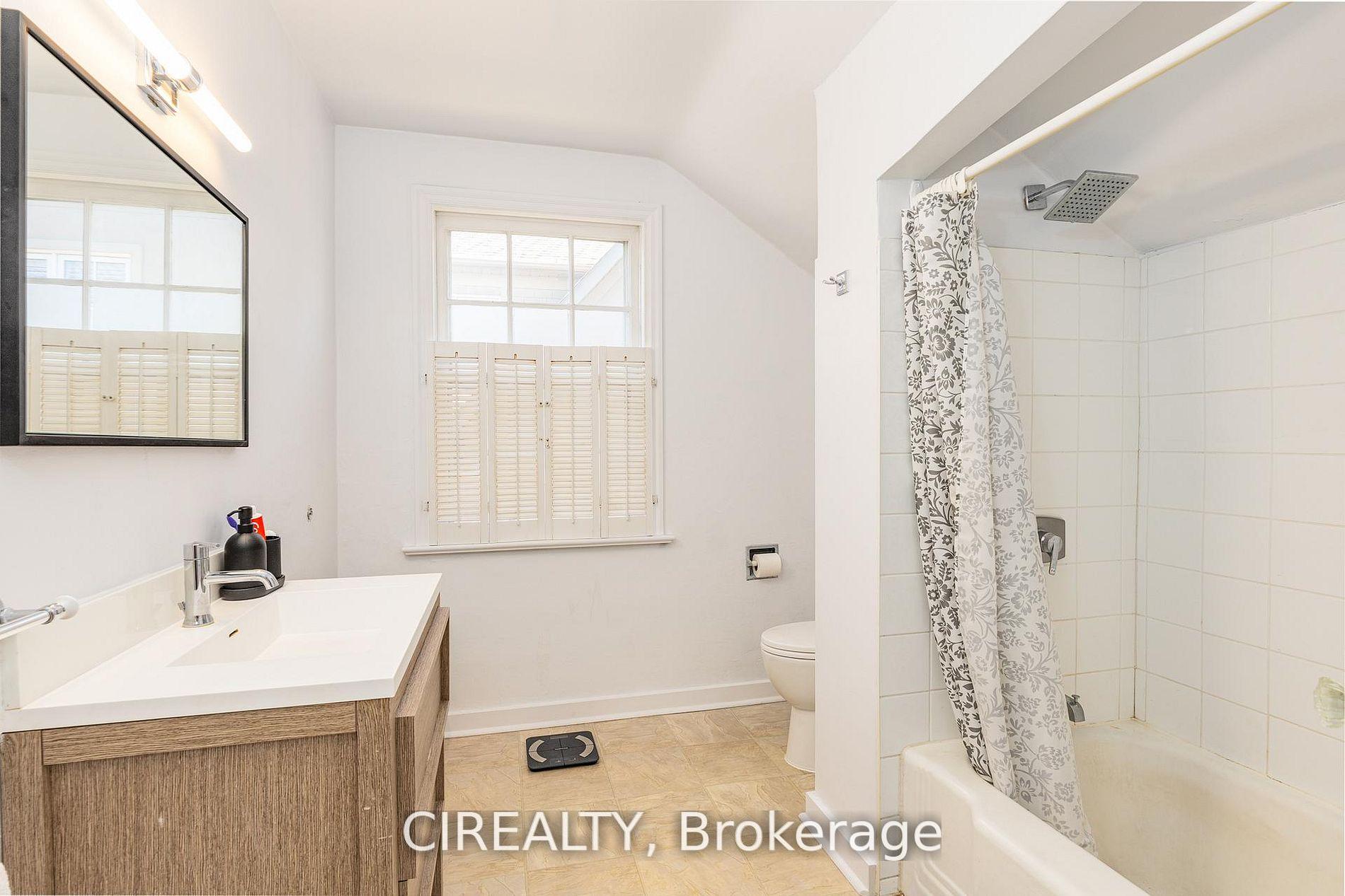 Photo 21 of 25 Howard Avenue, Oakville, Old Oakville — HOMEH