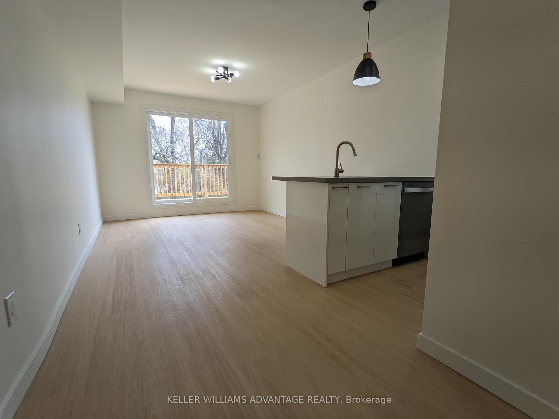 Photo 2 of Unit upper, 113 Woodbine Avenue, Toronto, The Beaches — HOMEH