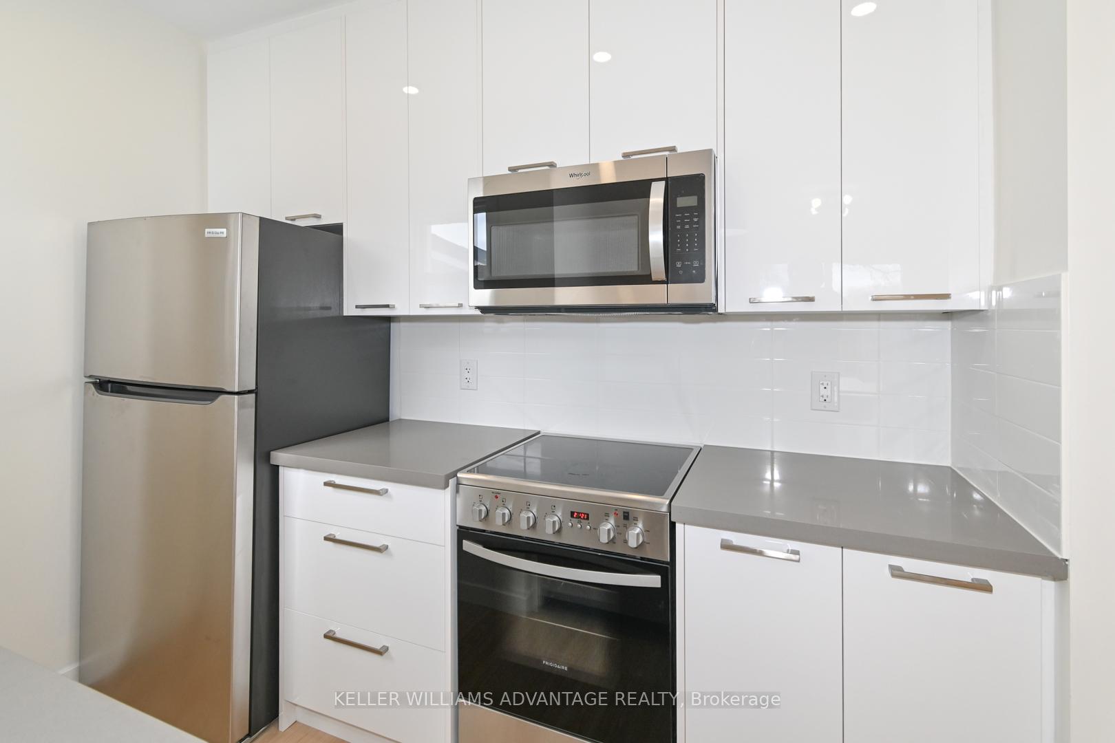 Photo 4 of Unit upper, 113 Woodbine Avenue, Toronto, The Beaches — HOMEH