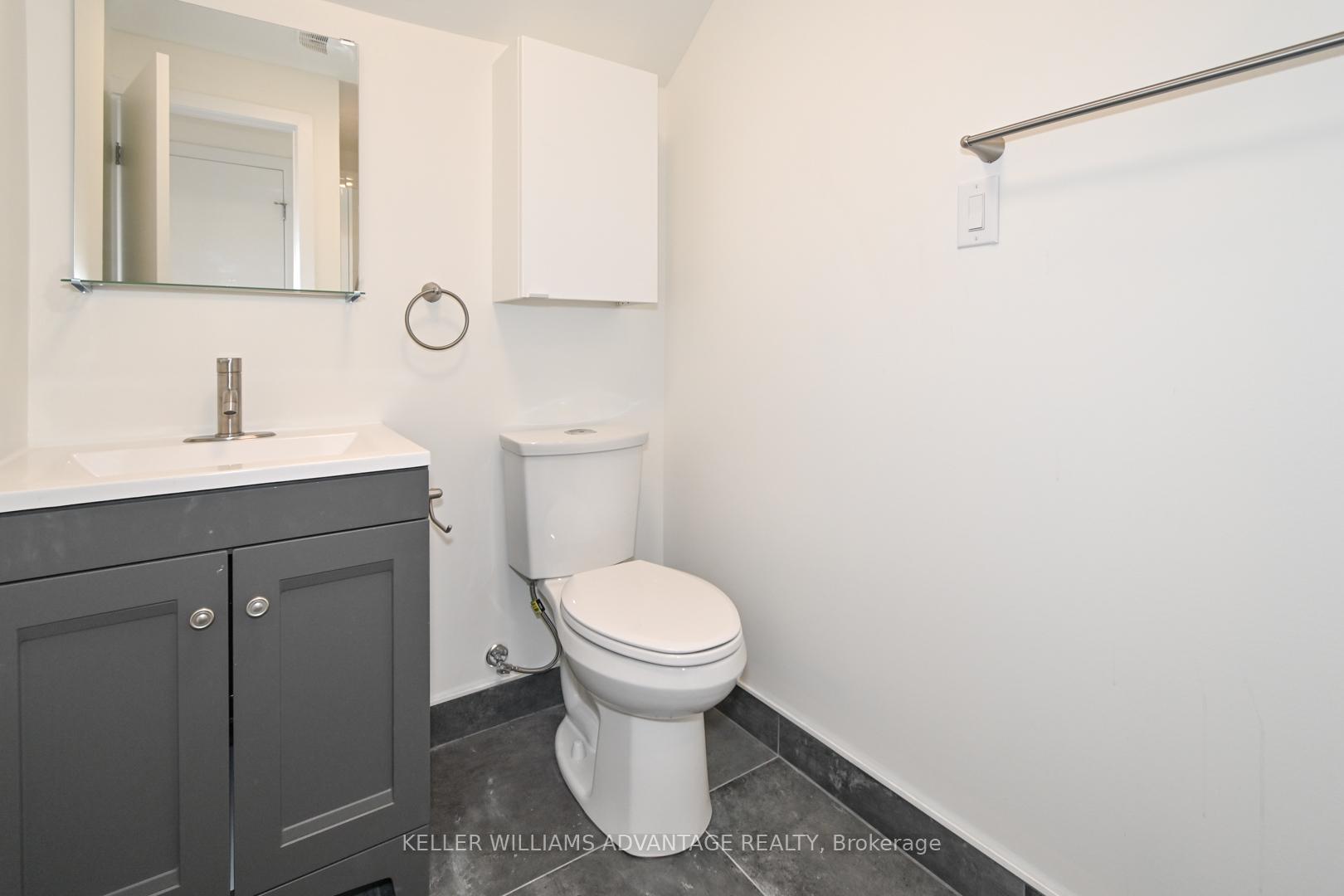 Photo 10 of Unit upper, 113 Woodbine Avenue, Toronto, The Beaches — HOMEH