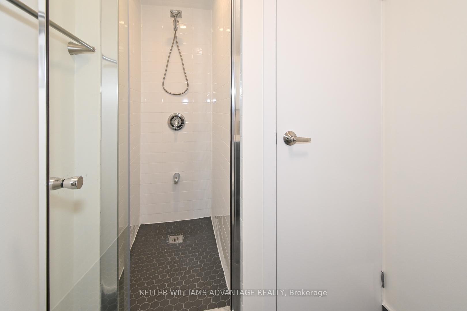 Photo 11 of Unit upper, 113 Woodbine Avenue, Toronto, The Beaches — HOMEH