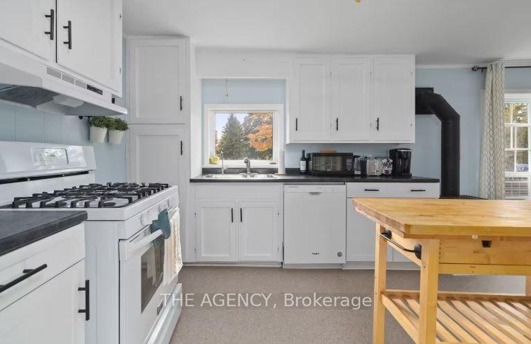 Photo 6 of 1743 County Road, Prince Edward County, Hallowell Ward — HOMEH