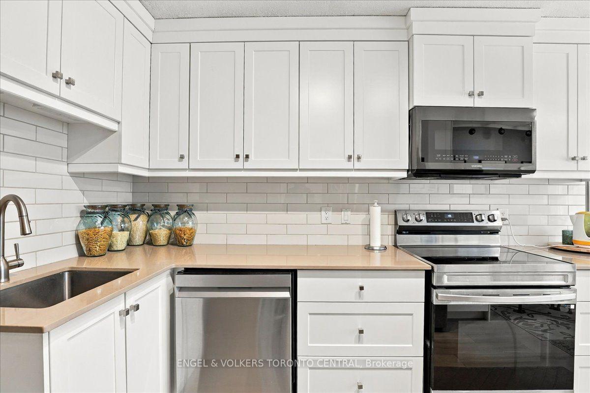Photo of Unit #36, 30 Green Valley Drive W
