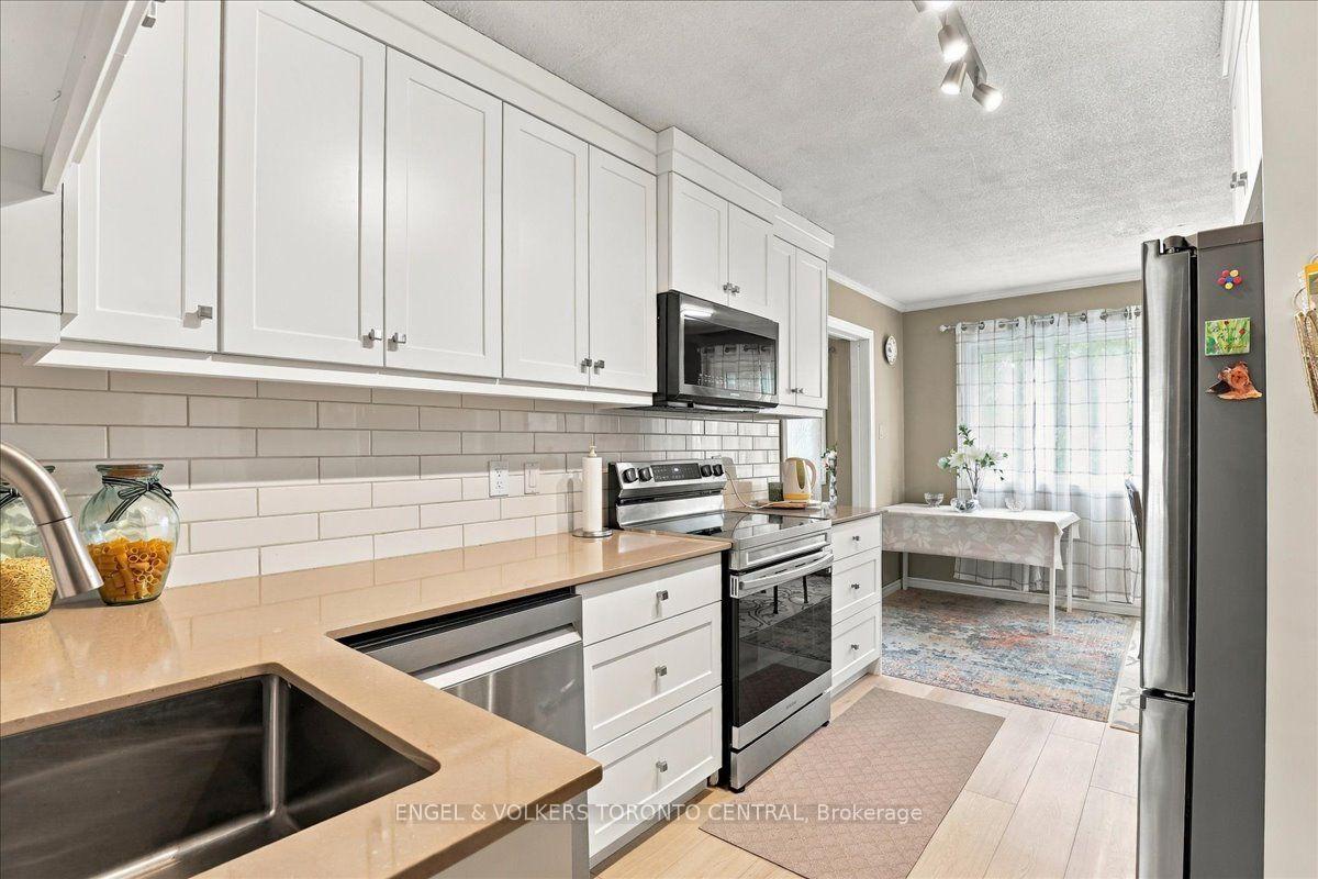 Photo 4 of Unit #36, 30 Green Valley Drive W, Kitchener, Pioneer Park — HOMEH