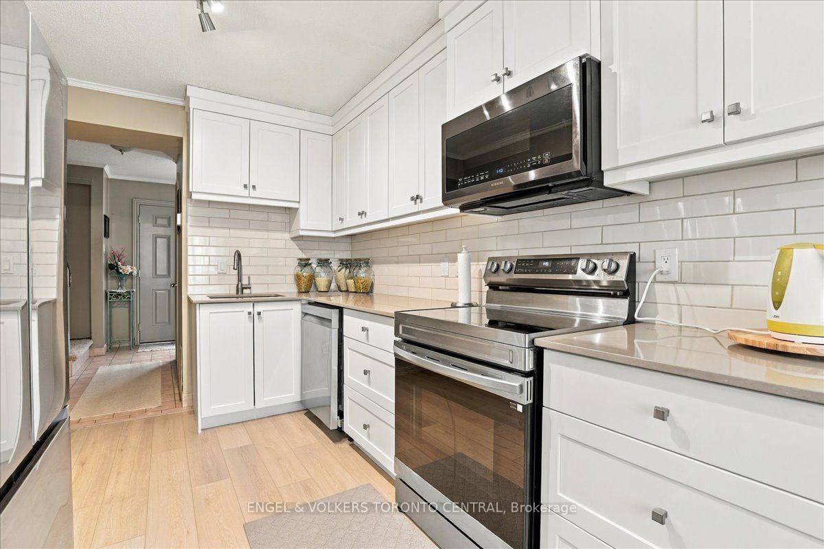 Photo 5 of Unit #36, 30 Green Valley Drive W, Kitchener, Pioneer Park — HOMEH