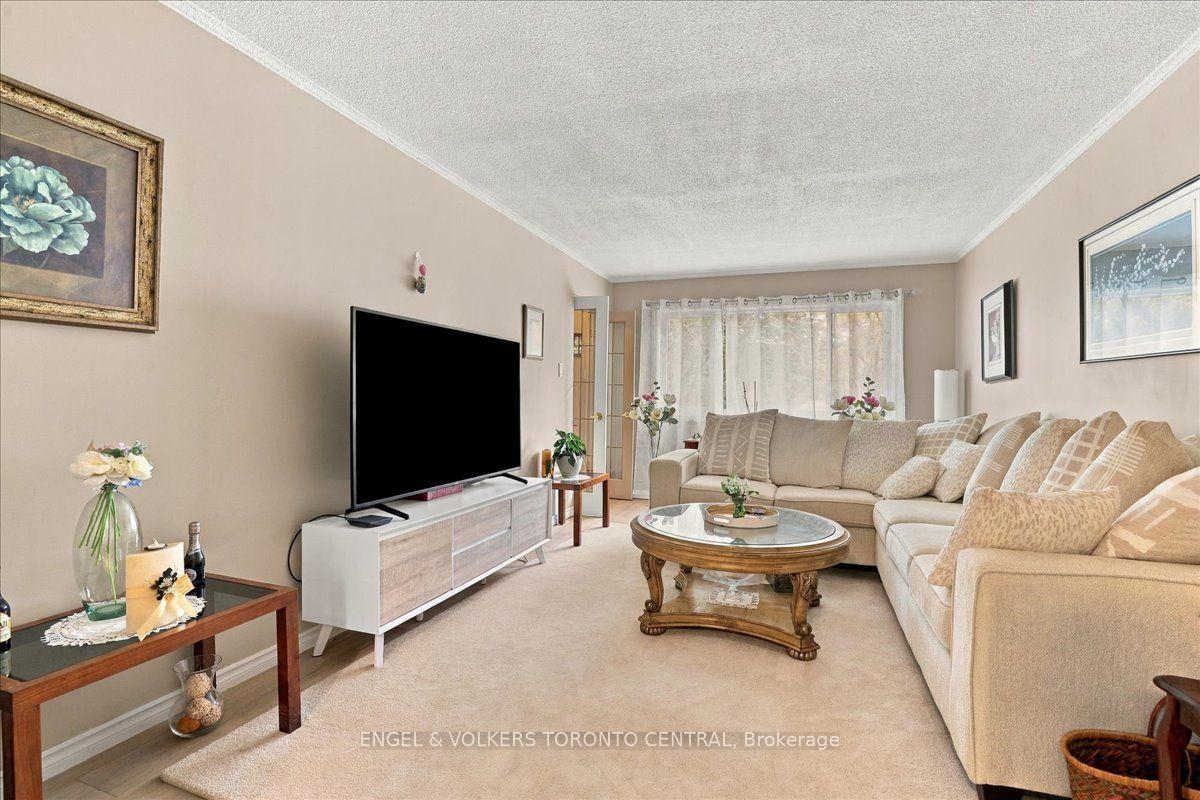 Photo 9 of Unit #36, 30 Green Valley Drive W, Kitchener, Pioneer Park — HOMEH
