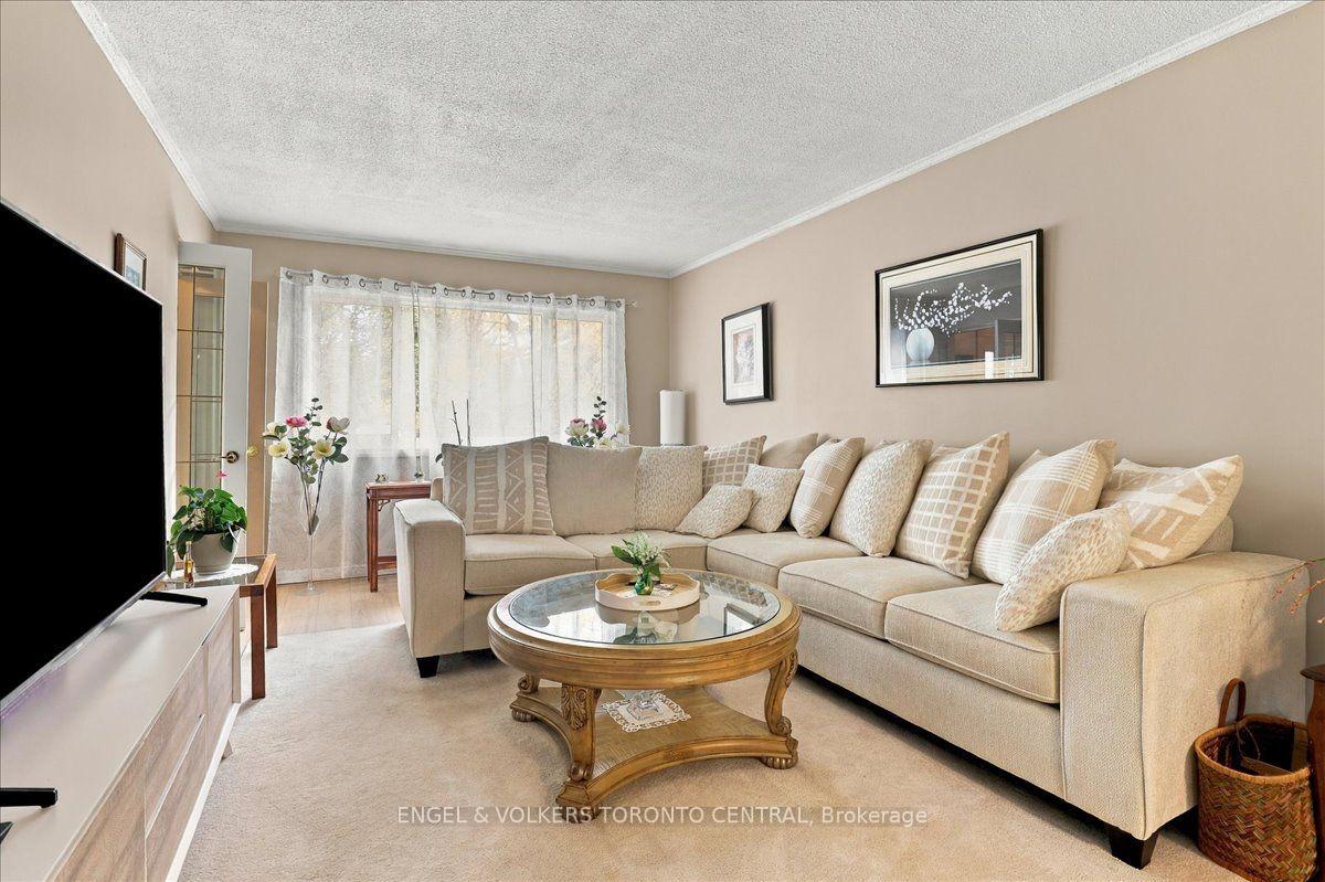 Photo 10 of Unit #36, 30 Green Valley Drive W, Kitchener, Pioneer Park — HOMEH
