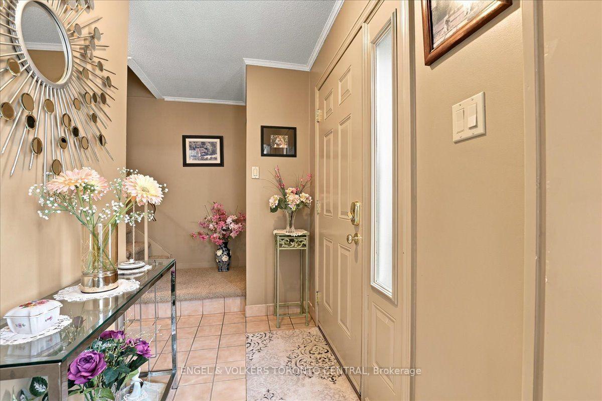 Photo 13 of Unit #36, 30 Green Valley Drive W, Kitchener, Pioneer Park — HOMEH