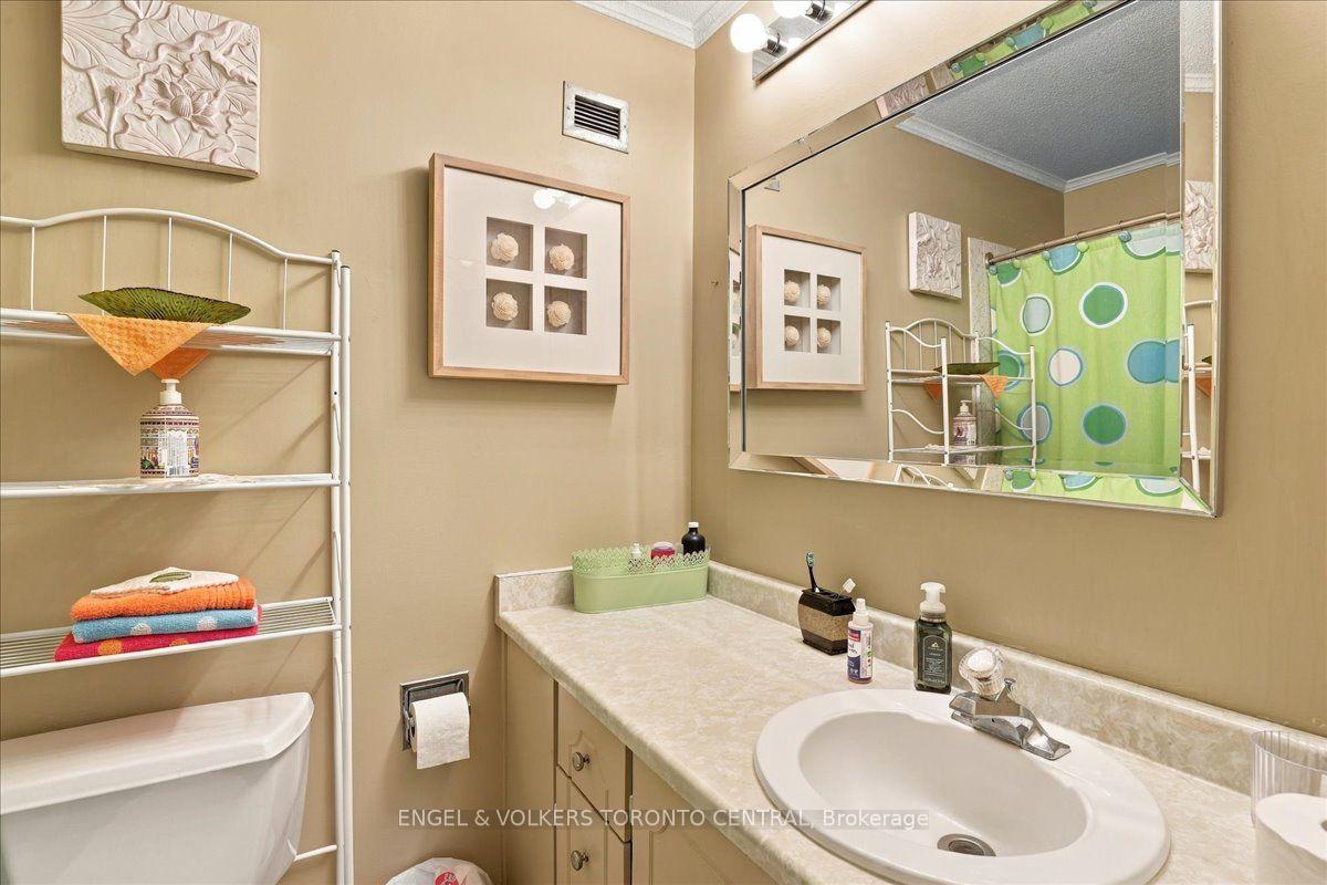 Photo 16 of Unit #36, 30 Green Valley Drive W, Kitchener, Pioneer Park — HOMEH