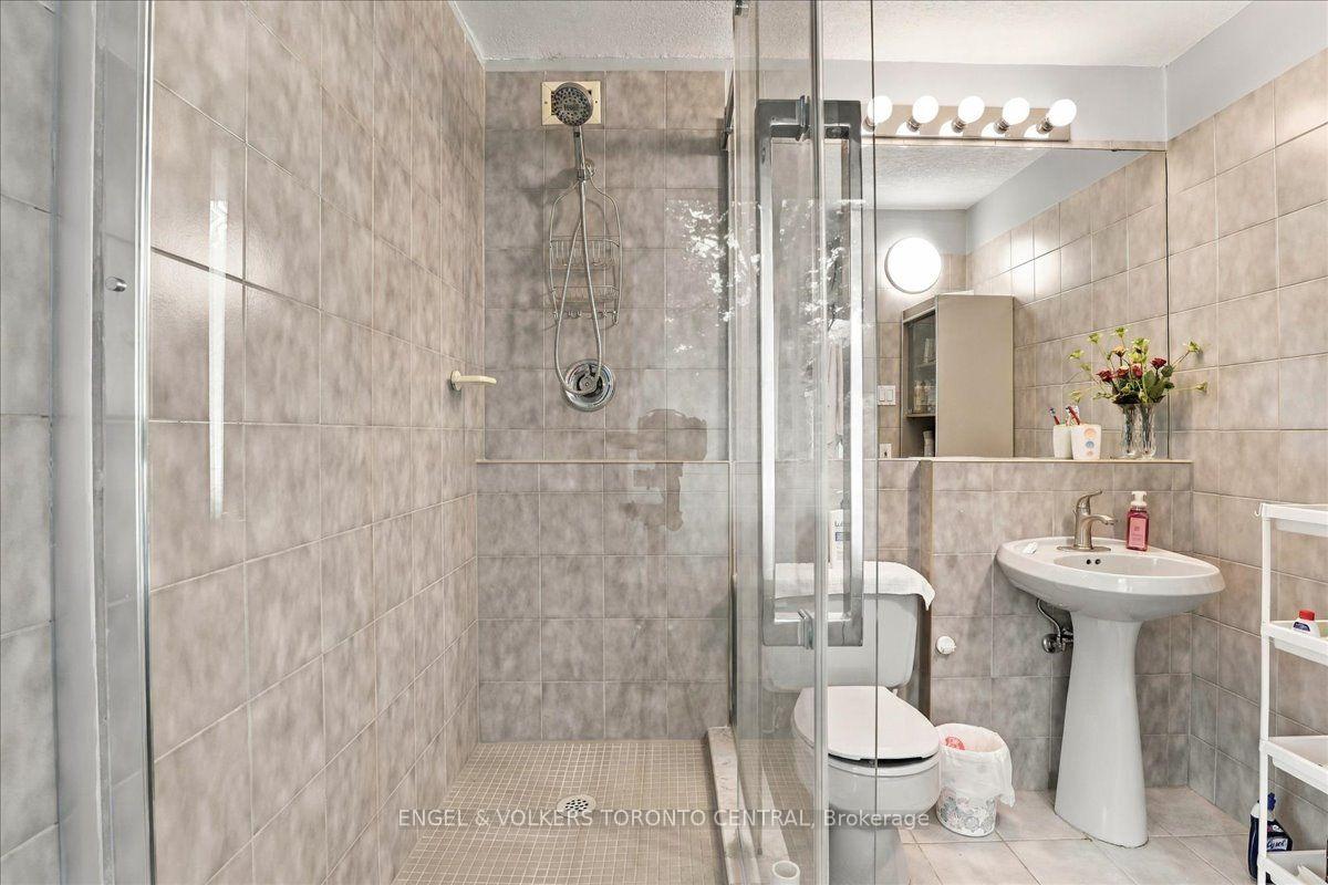 Photo 22 of Unit #36, 30 Green Valley Drive W, Kitchener, Pioneer Park — HOMEH