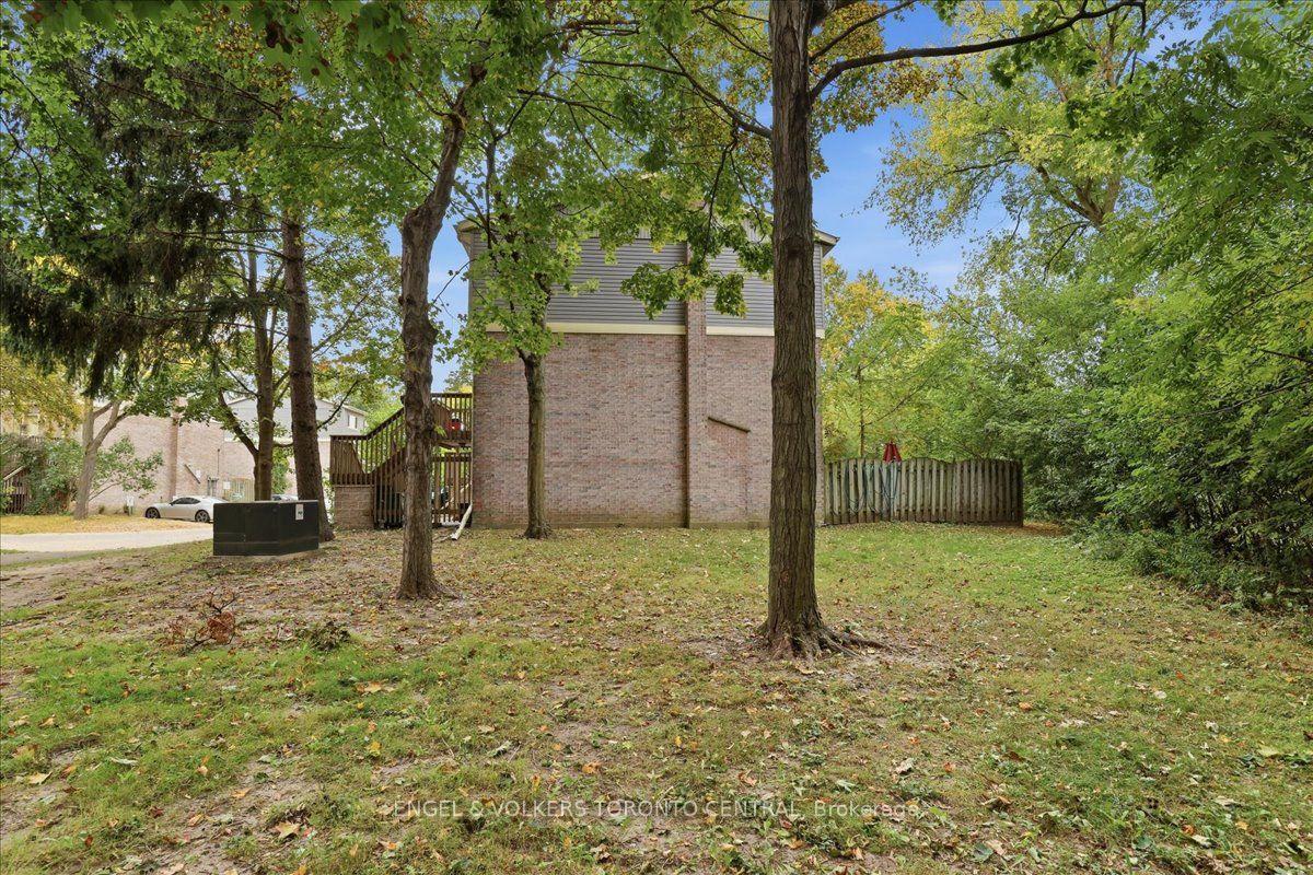 Photo 32 of Unit #36, 30 Green Valley Drive W, Kitchener, Pioneer Park — HOMEH