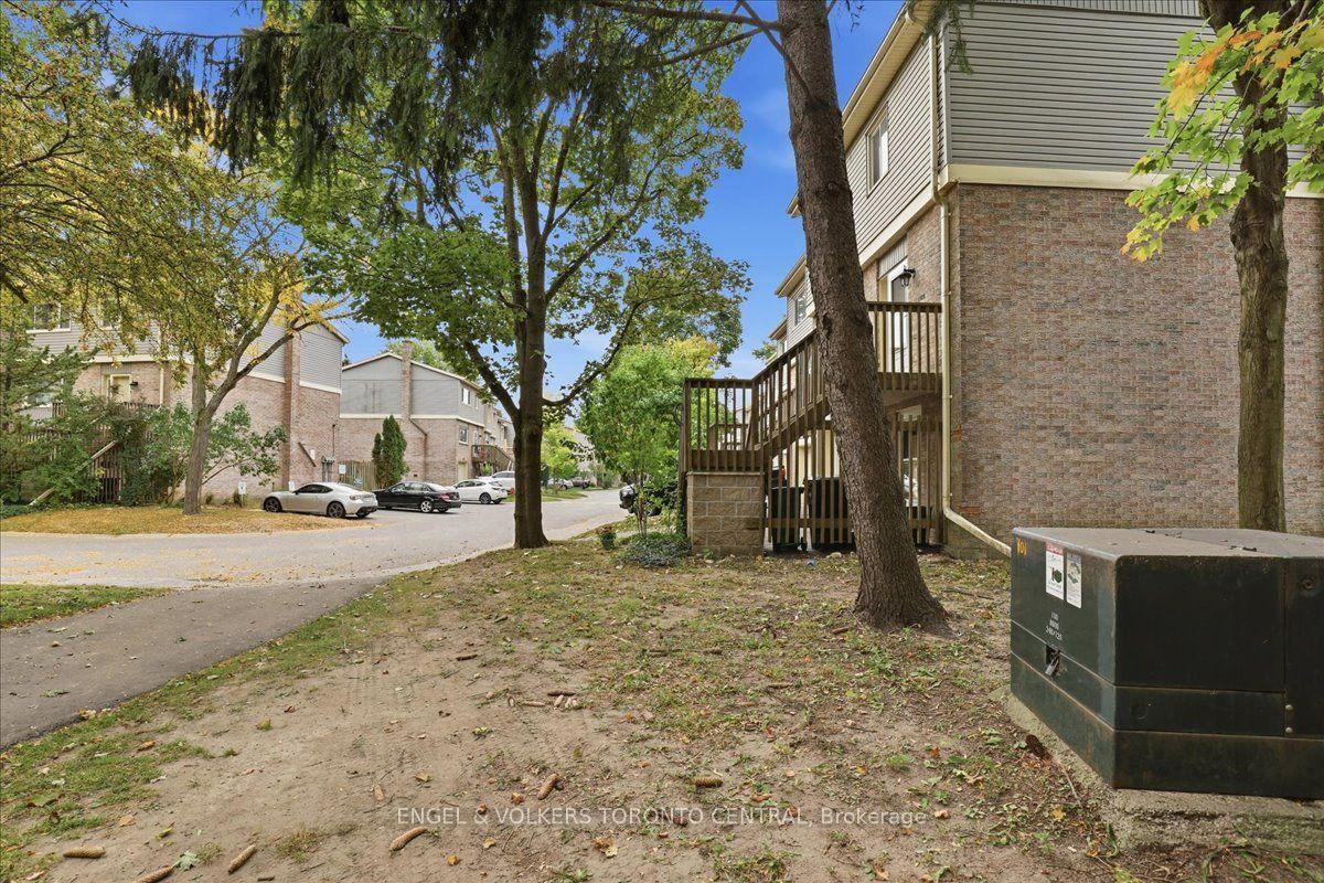 Photo 33 of Unit #36, 30 Green Valley Drive W, Kitchener, Pioneer Park — HOMEH