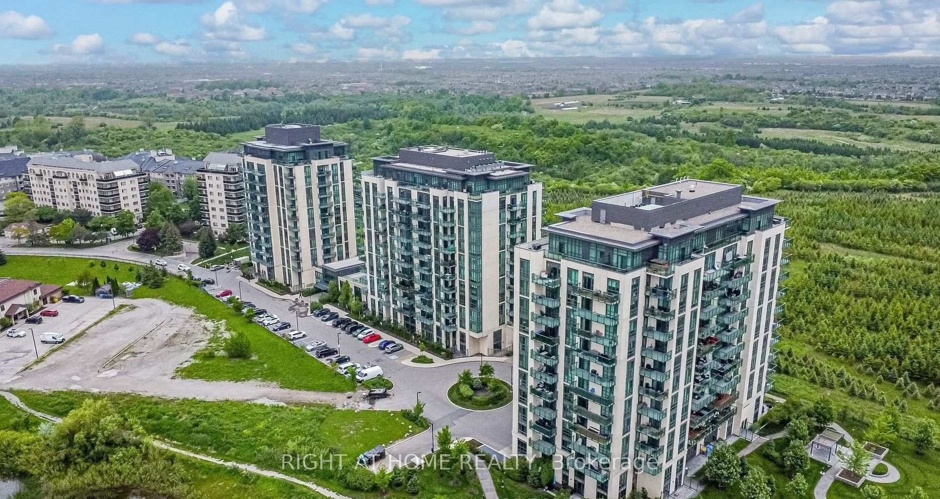 Photo of 45 Yorkland Boulevard