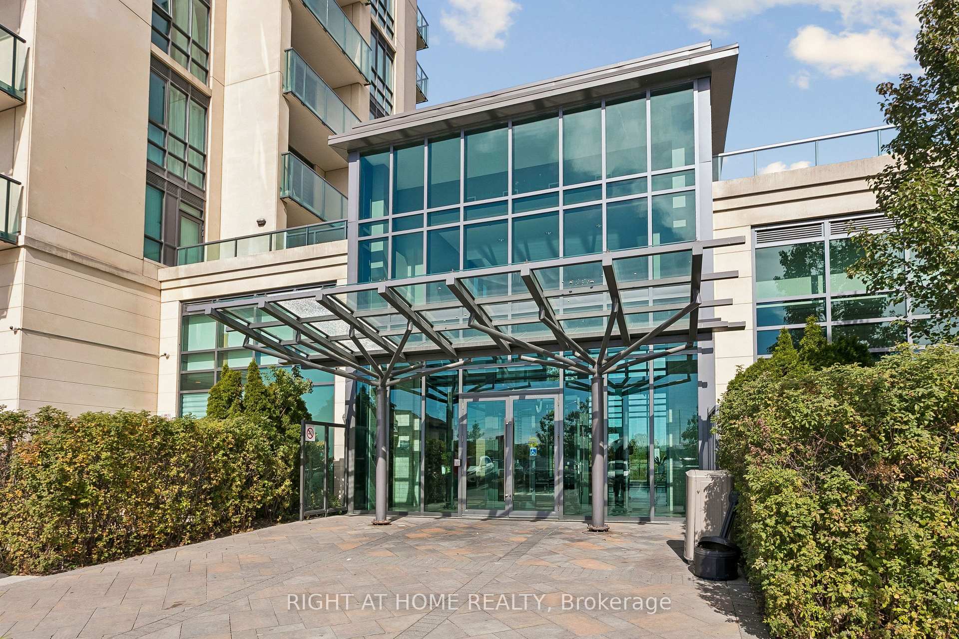 Photo 3 of 45 Yorkland Boulevard, Brampton, Goreway Drive Corridor — HOMEH