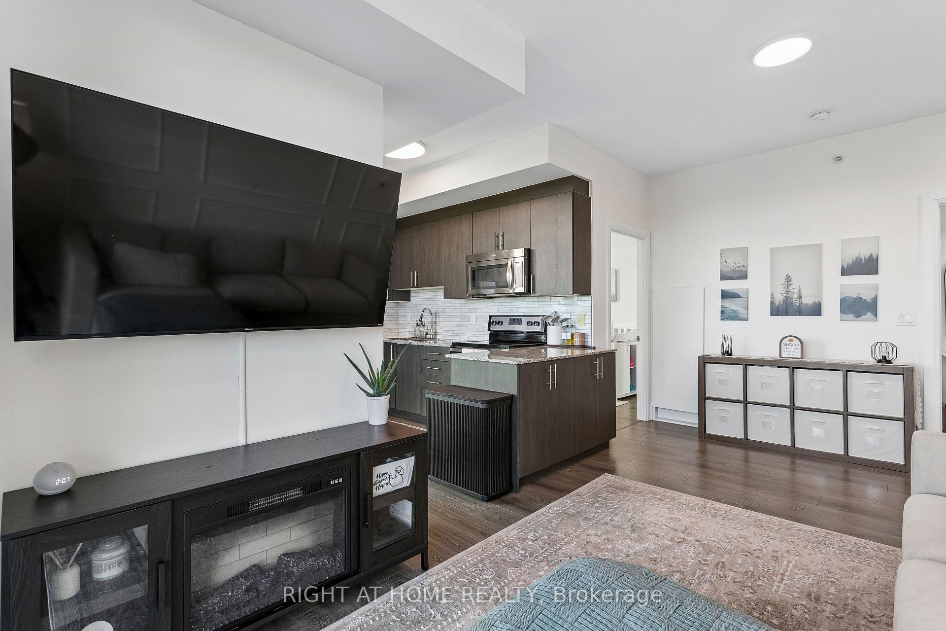 Photo 11 of 45 Yorkland Boulevard, Brampton, Goreway Drive Corridor — HOMEH