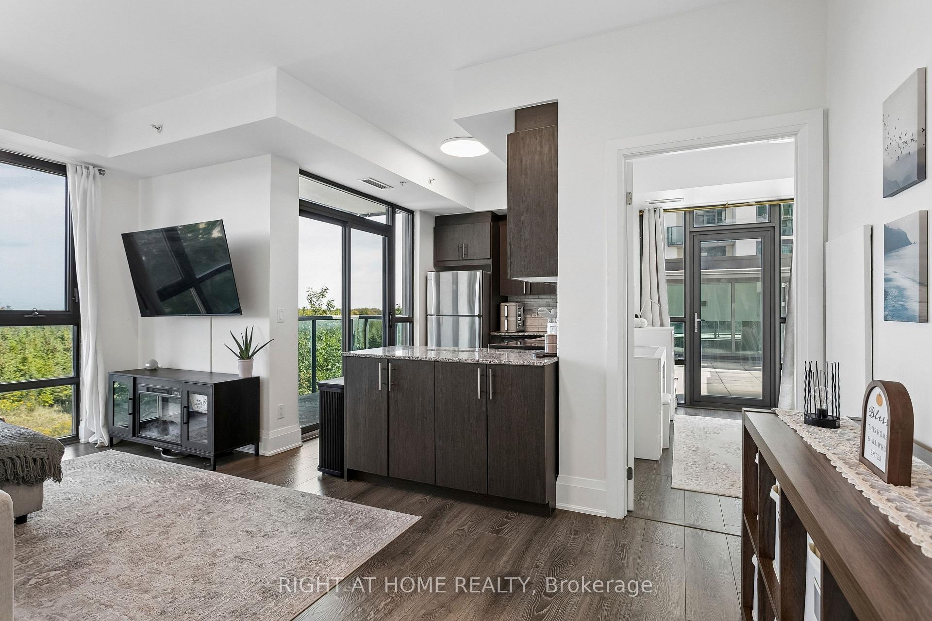 Photo 13 of 45 Yorkland Boulevard, Brampton, Goreway Drive Corridor — HOMEH