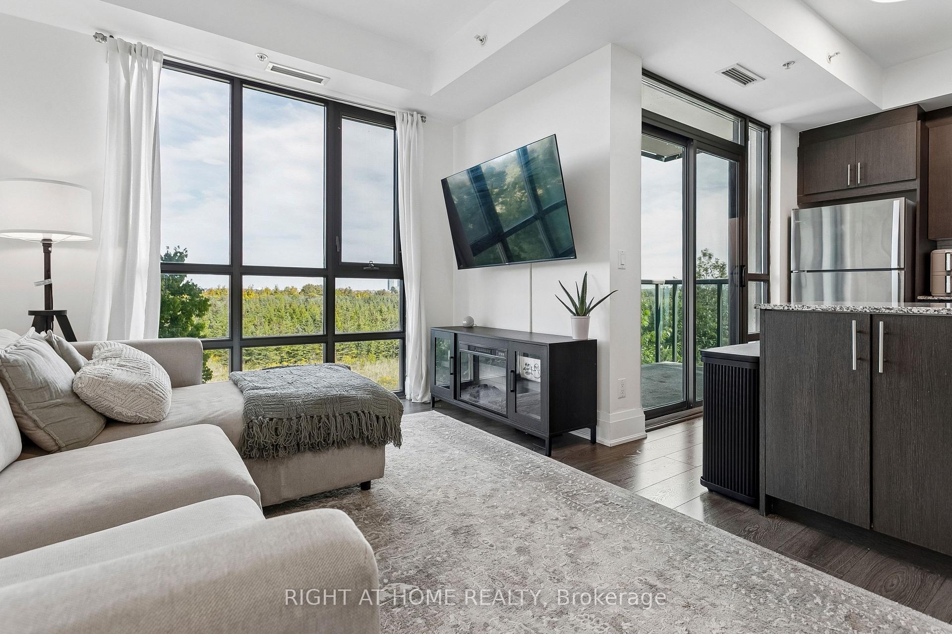 Photo 19 of 45 Yorkland Boulevard, Brampton, Goreway Drive Corridor — HOMEH